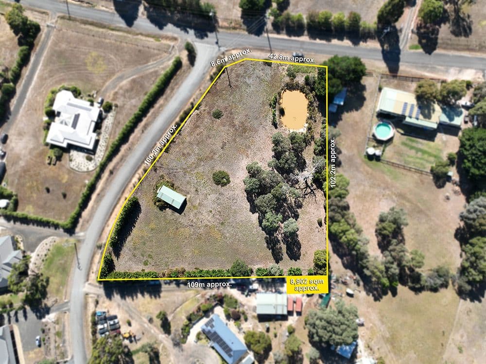 8 Roditis Avenue, Broadford VIC 3658, Broadford - Thumbnail 2