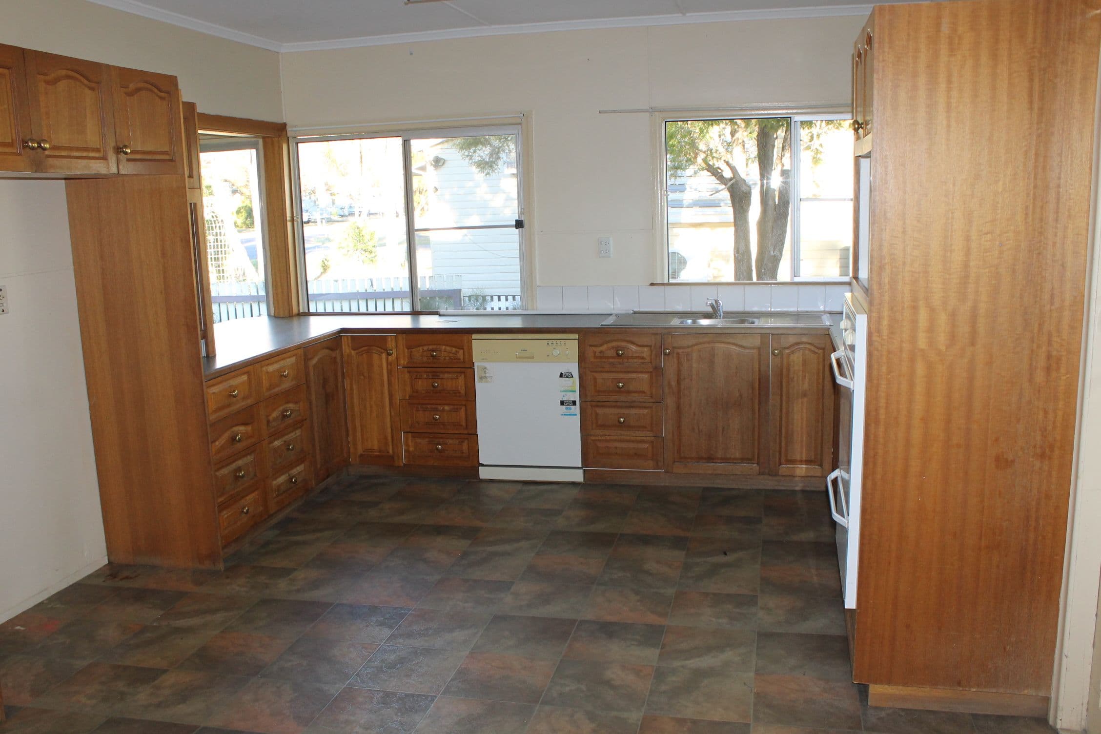 60 Moreton Street, Dalby QLD 4405, Dalby - Thumbnail 2