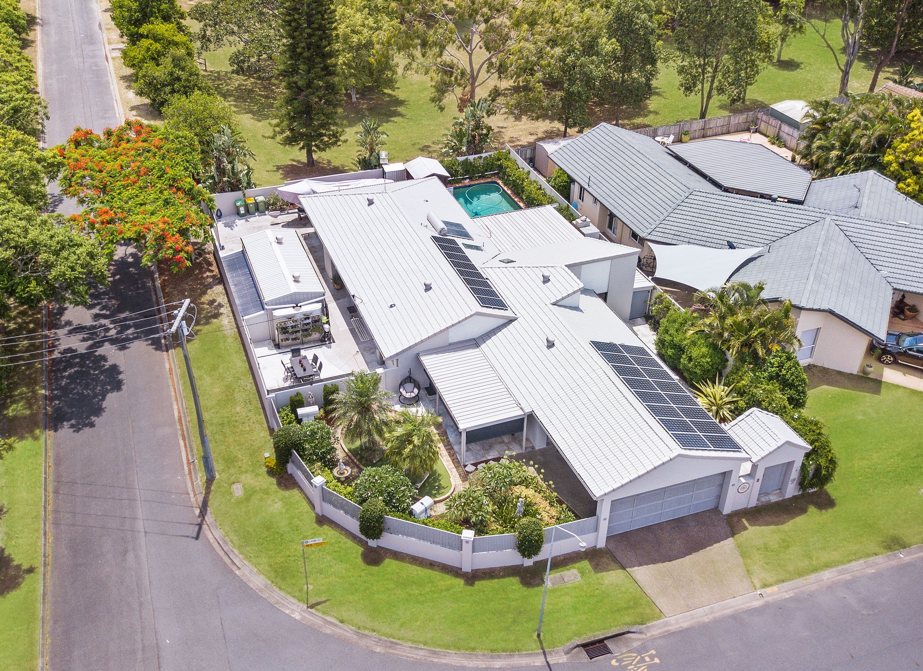 2 Lamb Street, Broadbeach Waters QLD 4218, Broadbeach Waters - Thumbnail 2