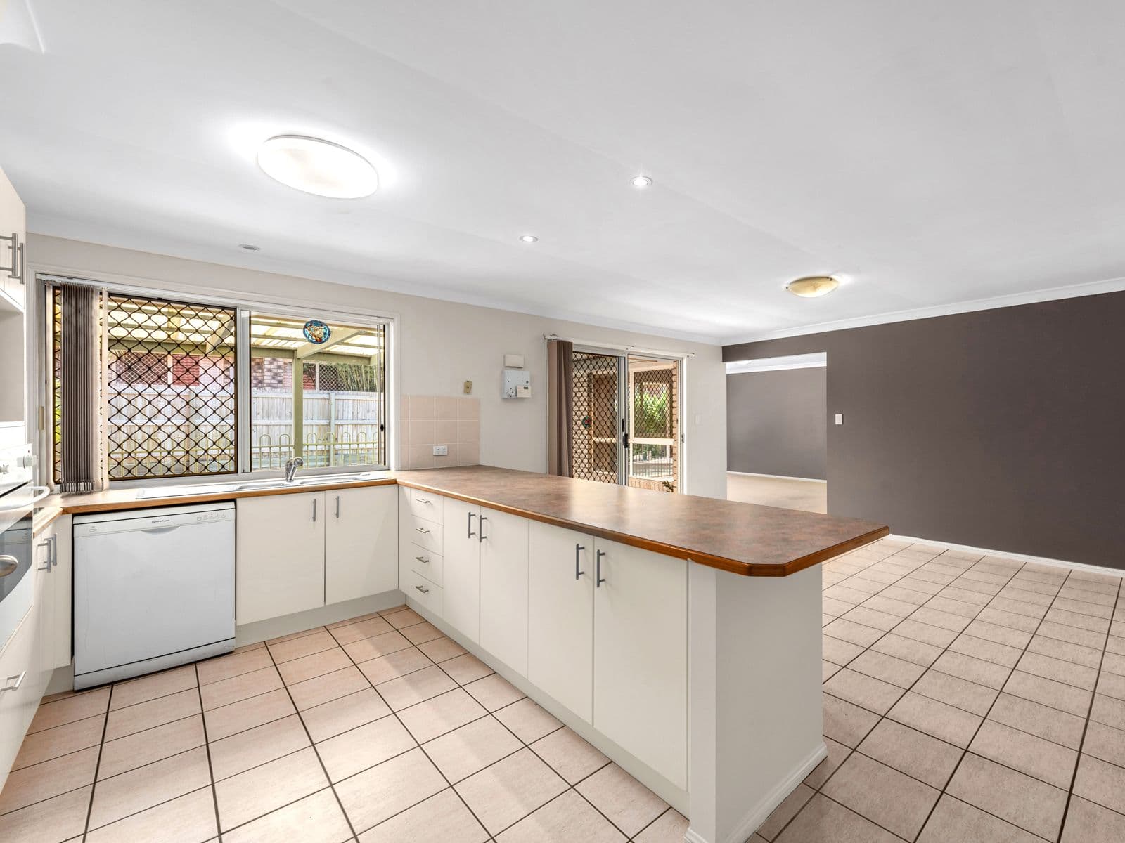 64 Oakmont Avenue, Oxley QLD 4075, Oxley - Thumbnail 4