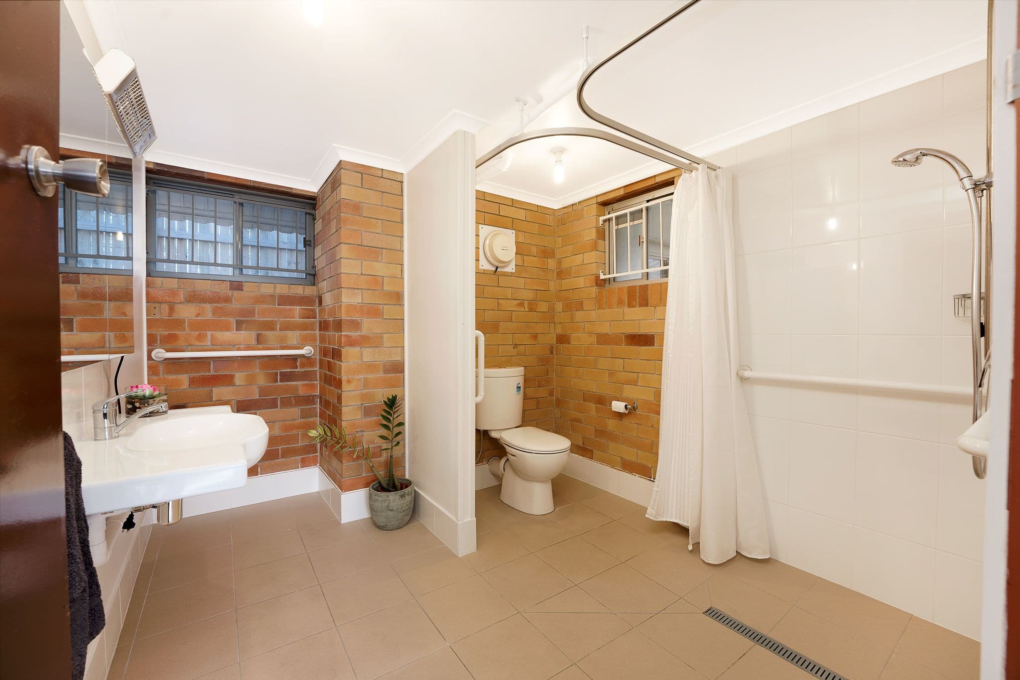 24 Emerald Street, Kedron QLD 4031, Kedron - Thumbnail 4