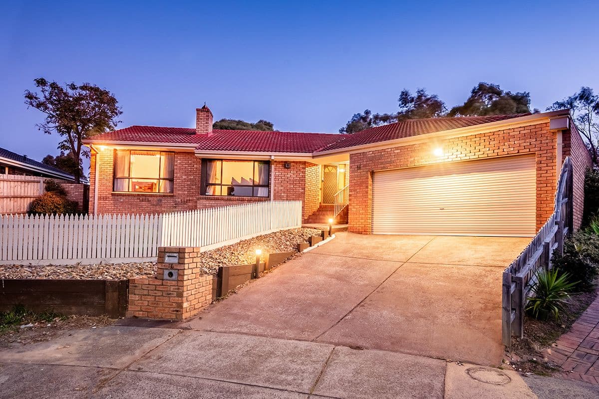 16 Munro Close, Hampton Park VIC 3976, Hampton Park - Image 1