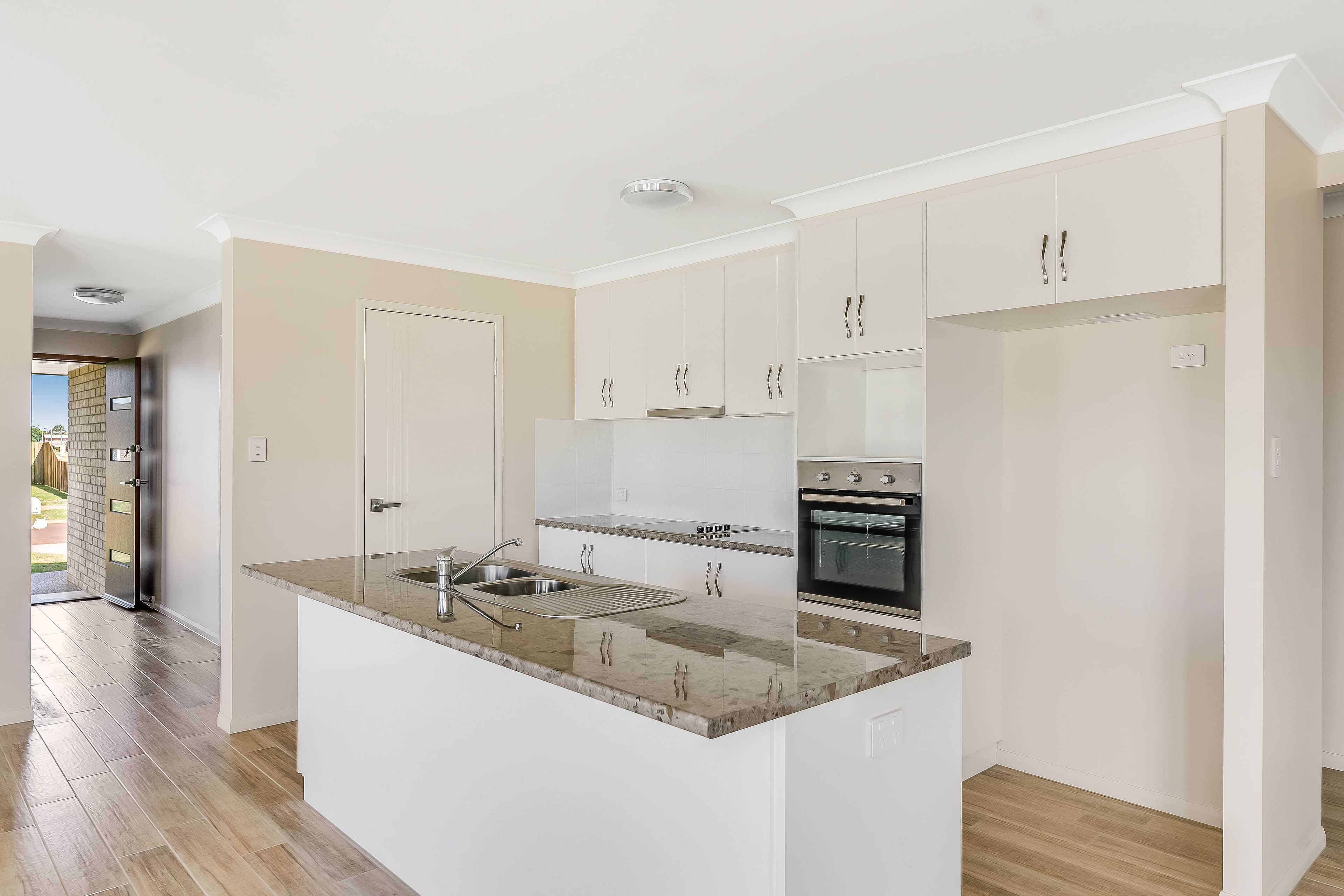 3 Lourdes Street, Middle Ridge QLD 4350, Middle Ridge - Thumbnail 4