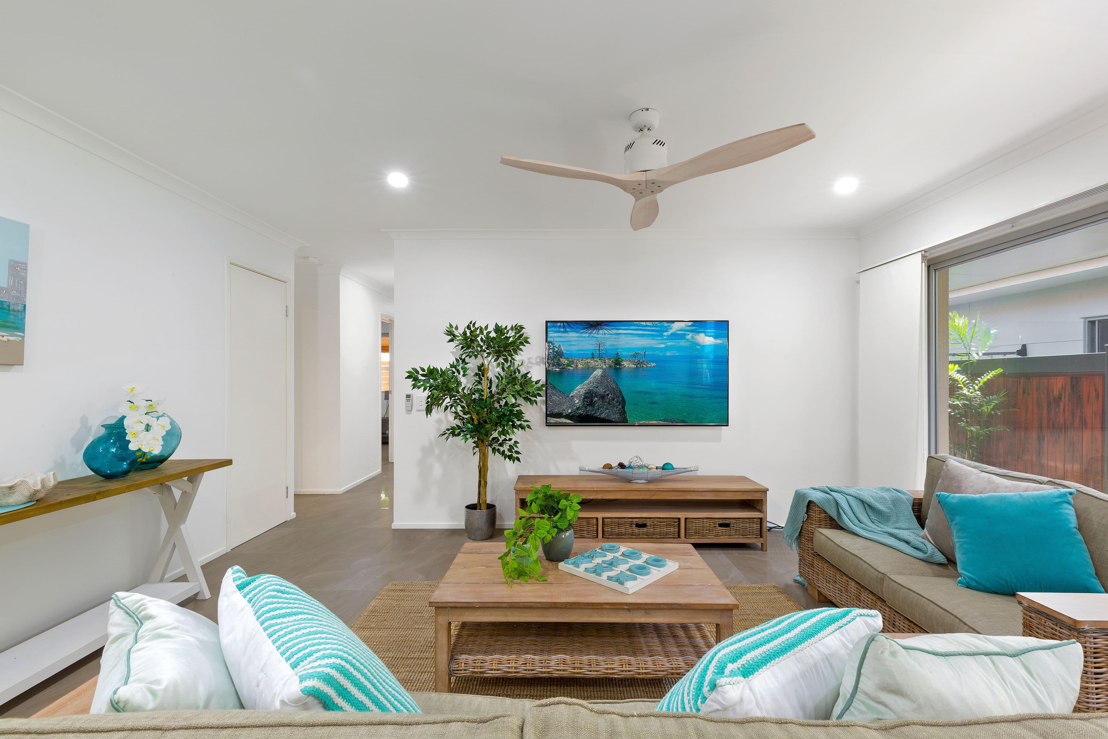 100 Dolphin Avenue, Mermaid Beach QLD 4218, Mermaid Beach - Image 1