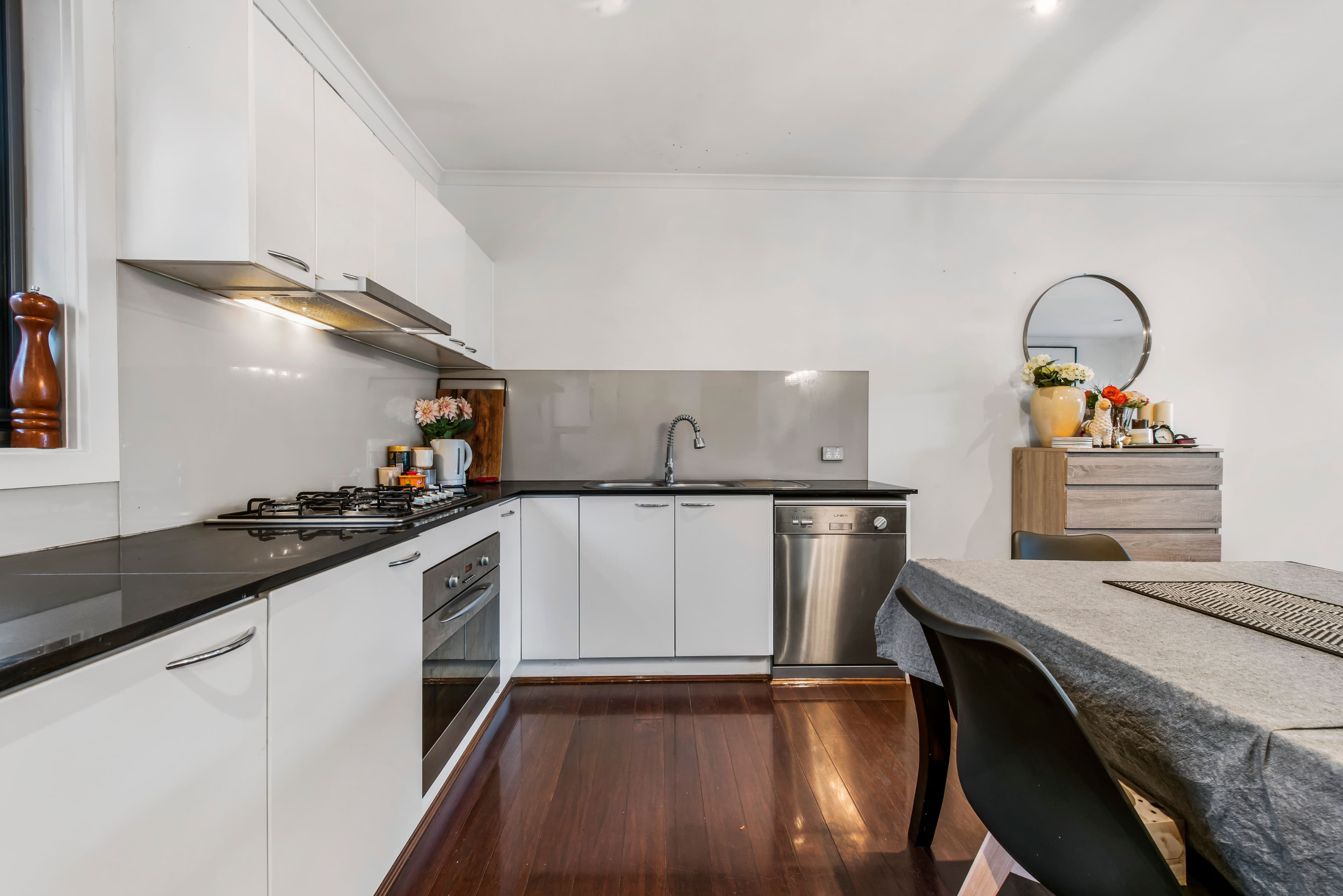 40 Highclere Avenue, Mount Waverley VIC 3149, Mount Waverley - Thumbnail 6