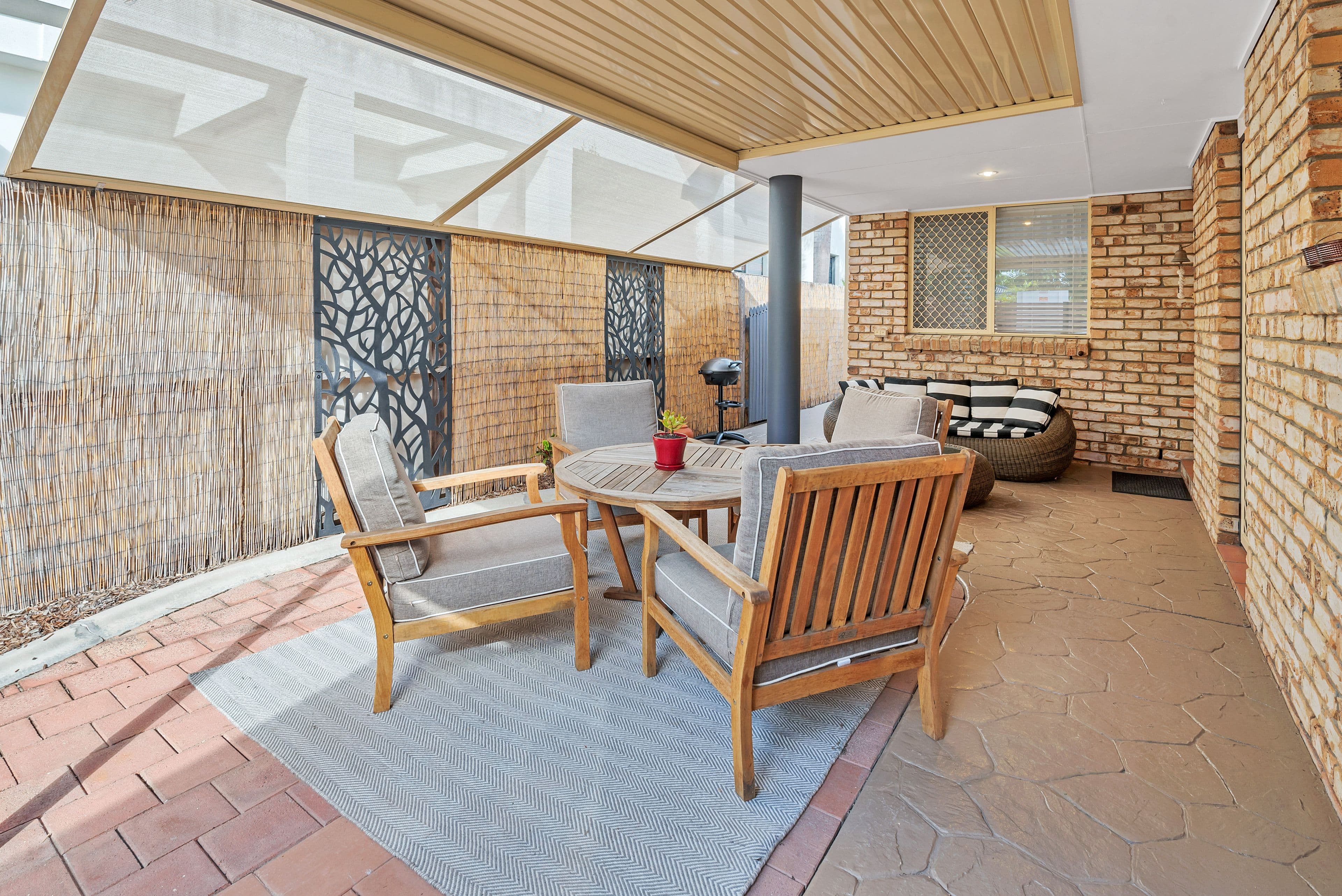 12 Rouen Avenue, Paradise Point QLD 4216, Paradise Point - Thumbnail 2