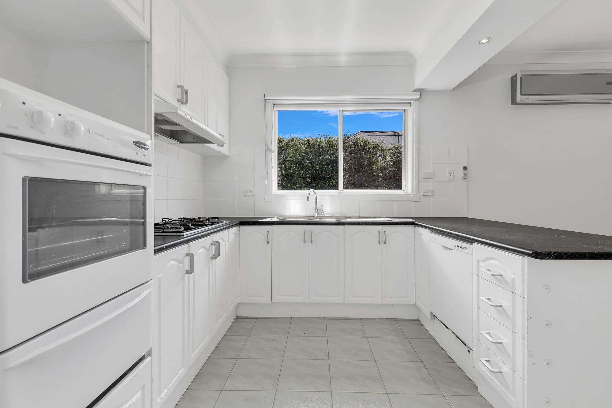 82 Kingston Boulevard, Hoppers Crossing VIC 3029, Hoppers Crossing - Thumbnail 2