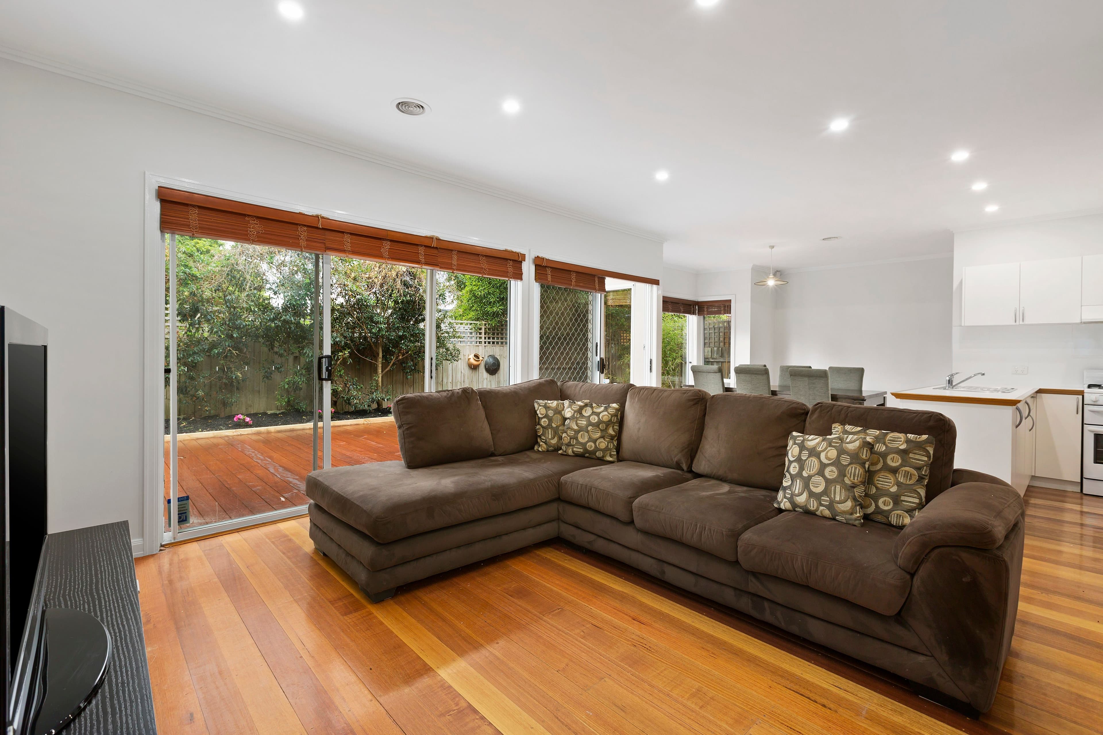 18 Pacific Drive, Heidelberg West VIC 3081, Heidelberg West - Thumbnail 2