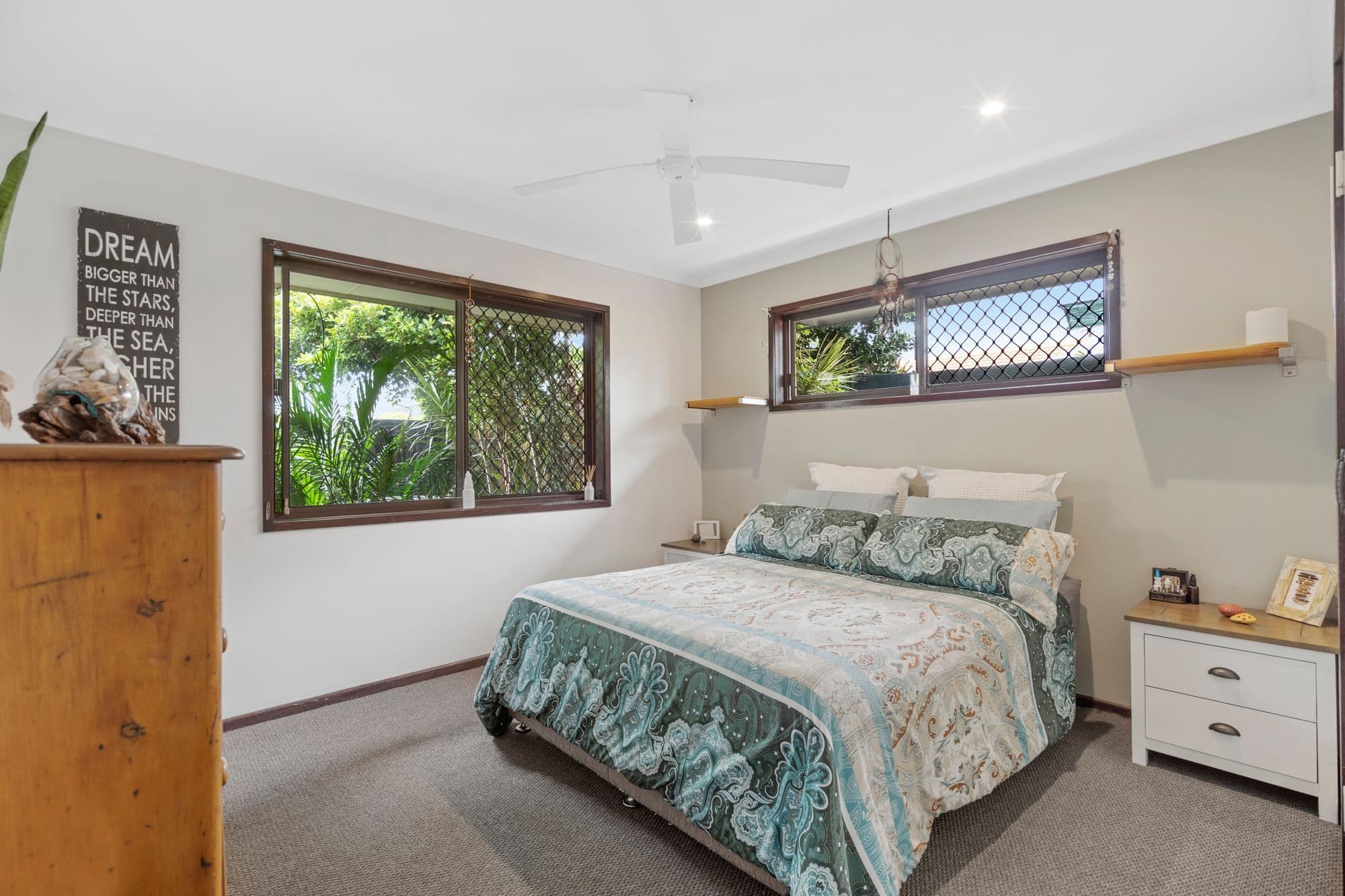 10 Errol Avenue, Paradise Point QLD 4216, Paradise Point - Thumbnail 8