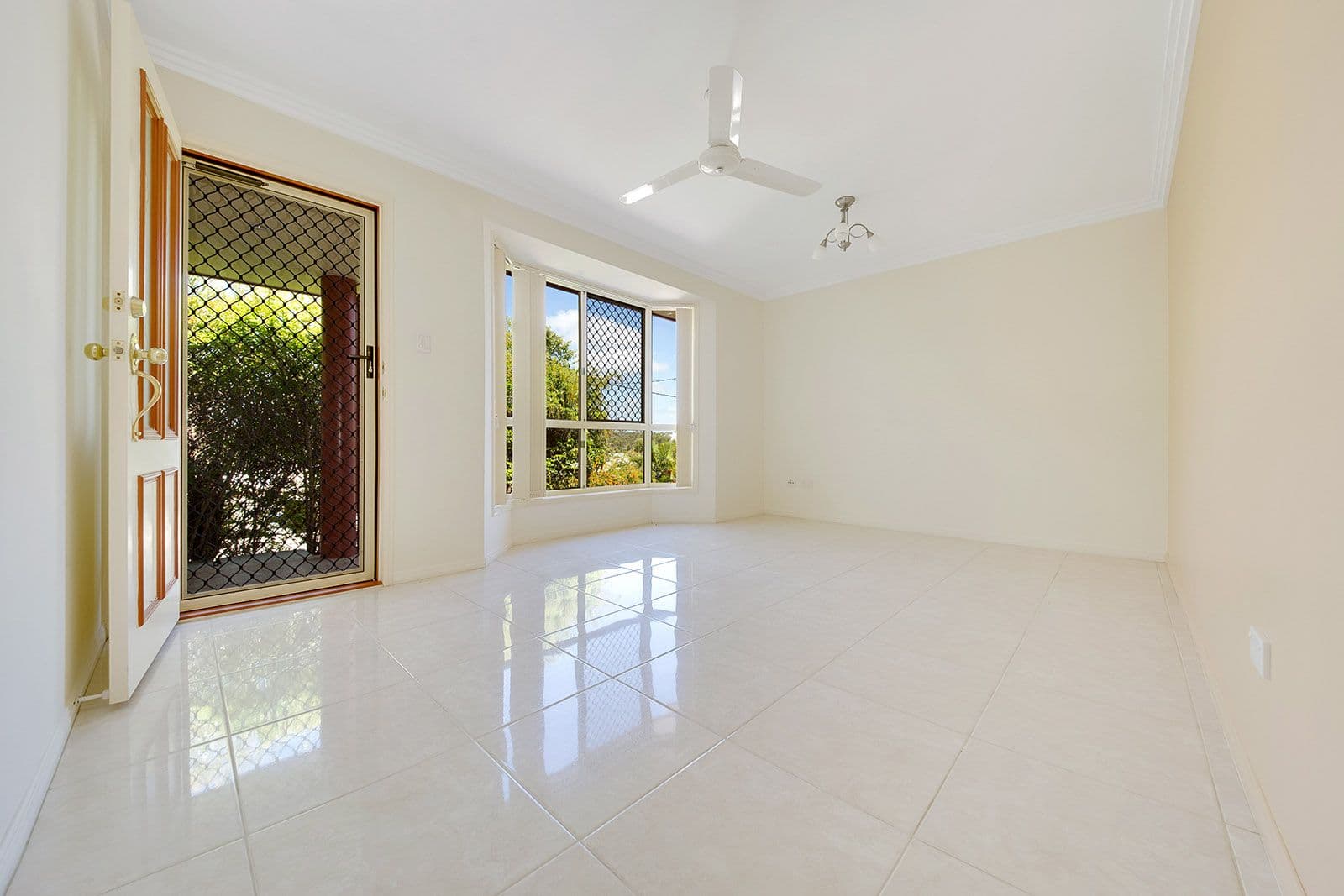 5 Daydream Drive, Clinton QLD 4680, Clinton - Thumbnail 2