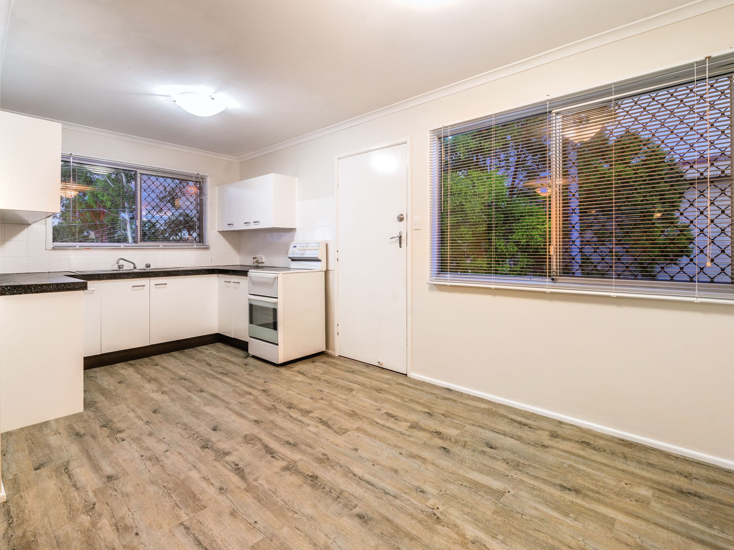 196 Juers Street, Kingston QLD 4114, Kingston - Thumbnail 3