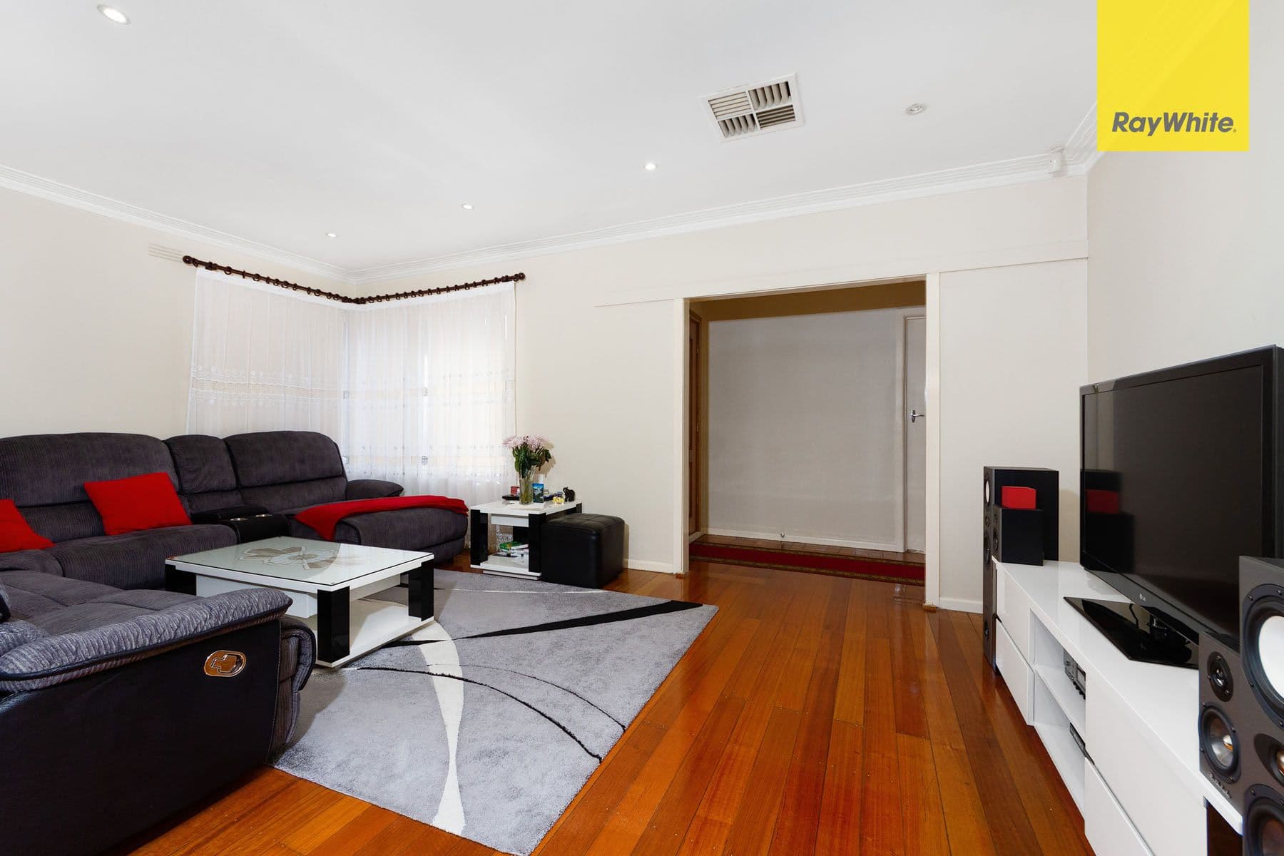 33 Swansea Parade, St Albans VIC 3021, St Albans - Thumbnail 2