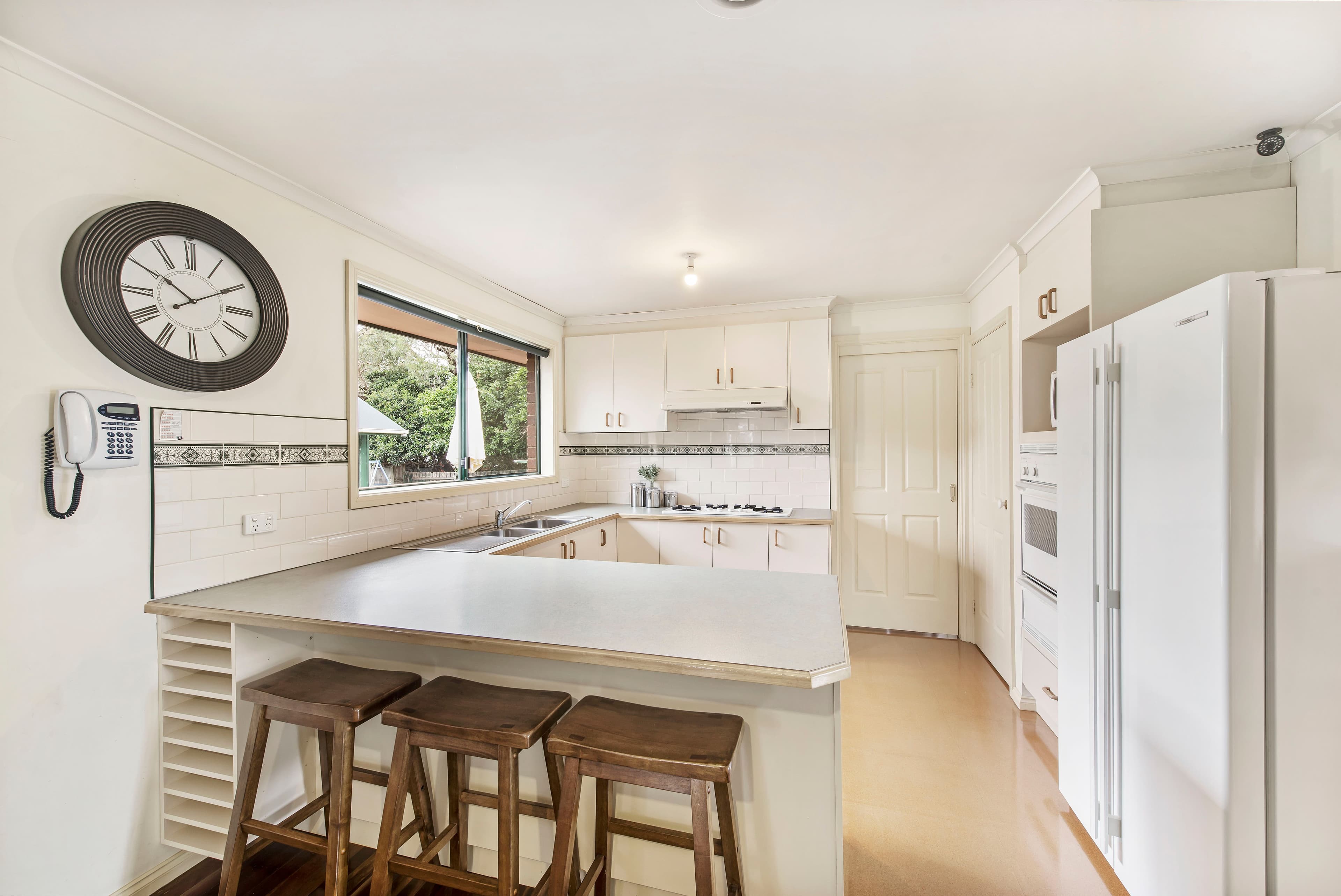 18 Kathryn Road, Knoxfield VIC 3180, Knoxfield - Thumbnail 4