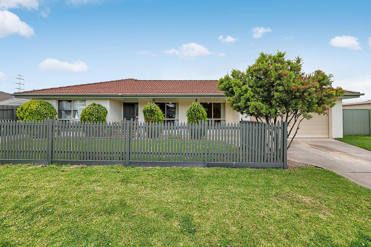 35 Elcan Avenue, Cranbourne West VIC 3977, Cranbourne West - Image 1