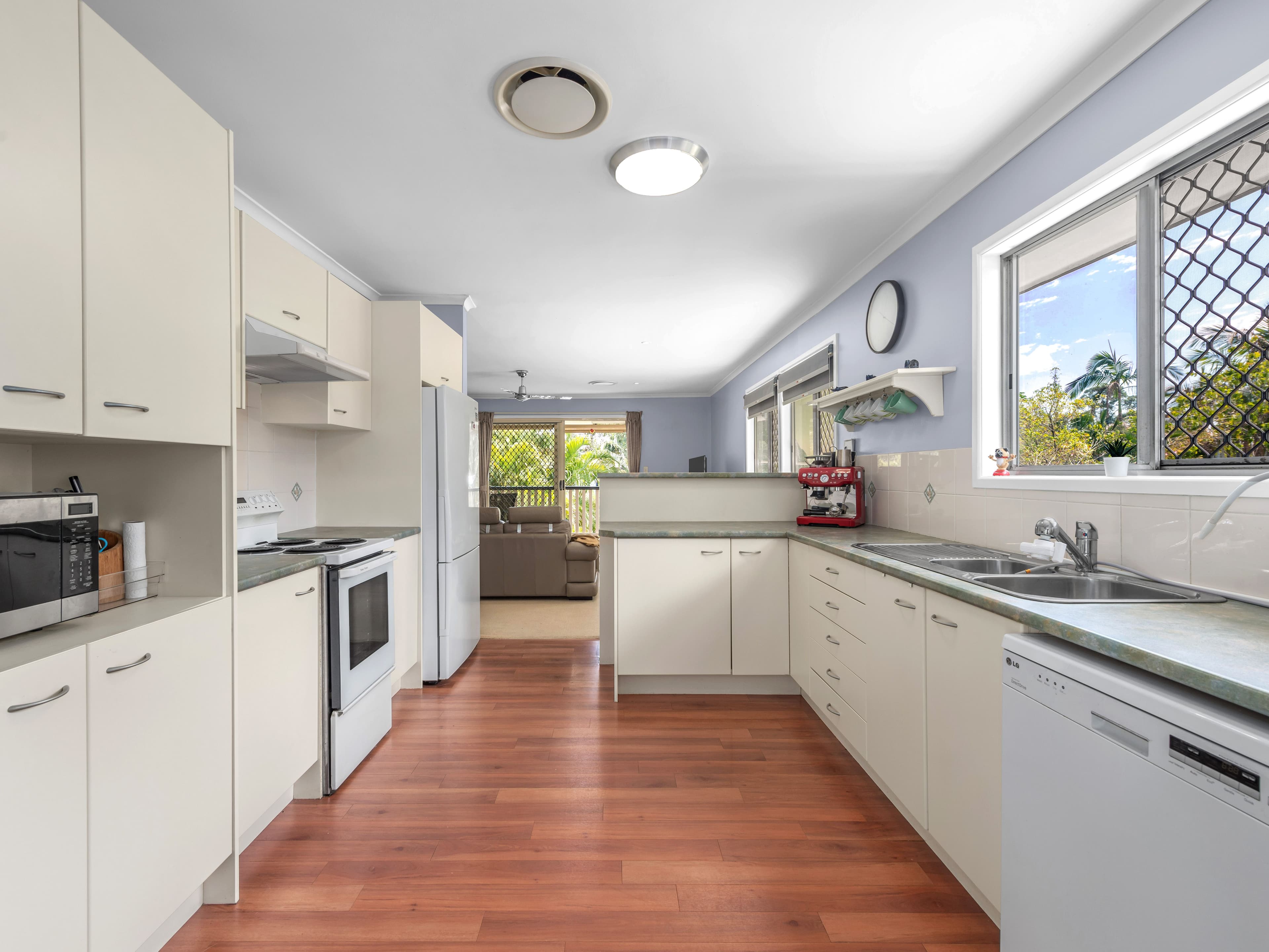 26 Tarnook Drive, Ferny Hills QLD 4055, Ferny Hills - Thumbnail 4