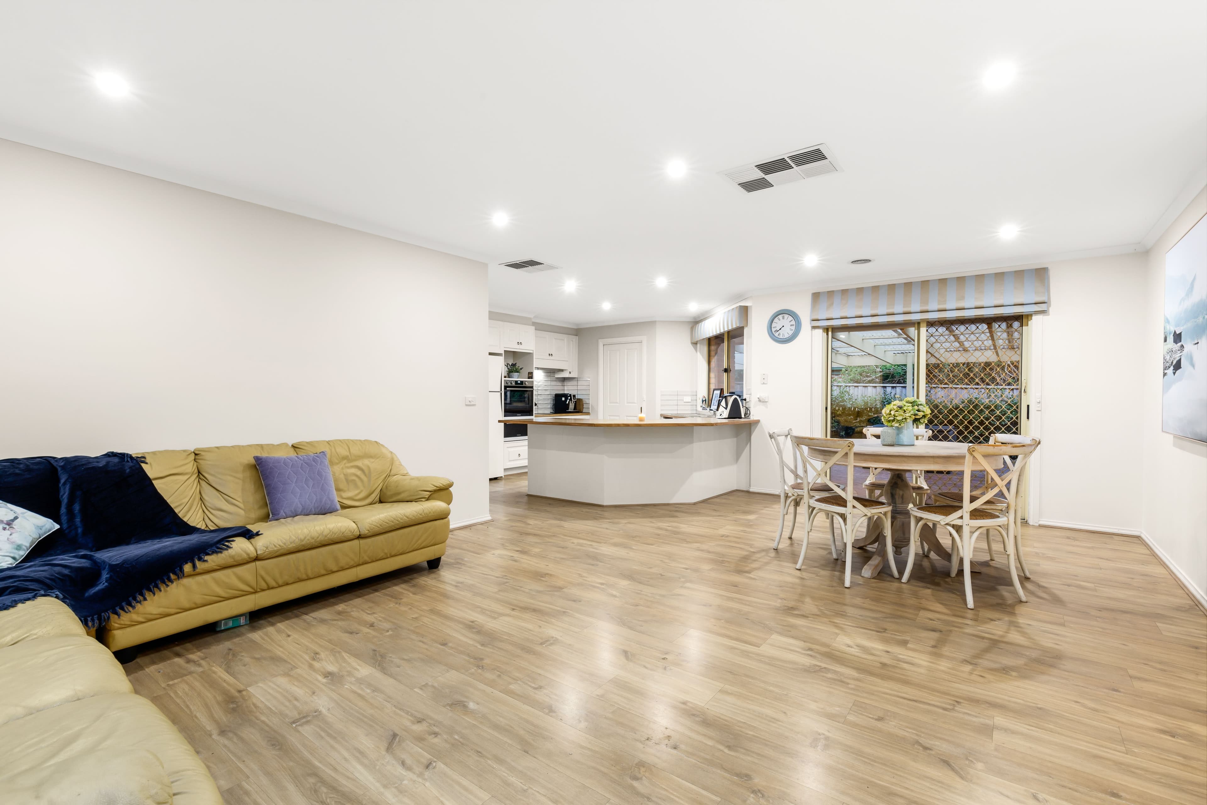 30 Pioneers Crescent, Pakenham VIC 3810, Pakenham - Thumbnail 6