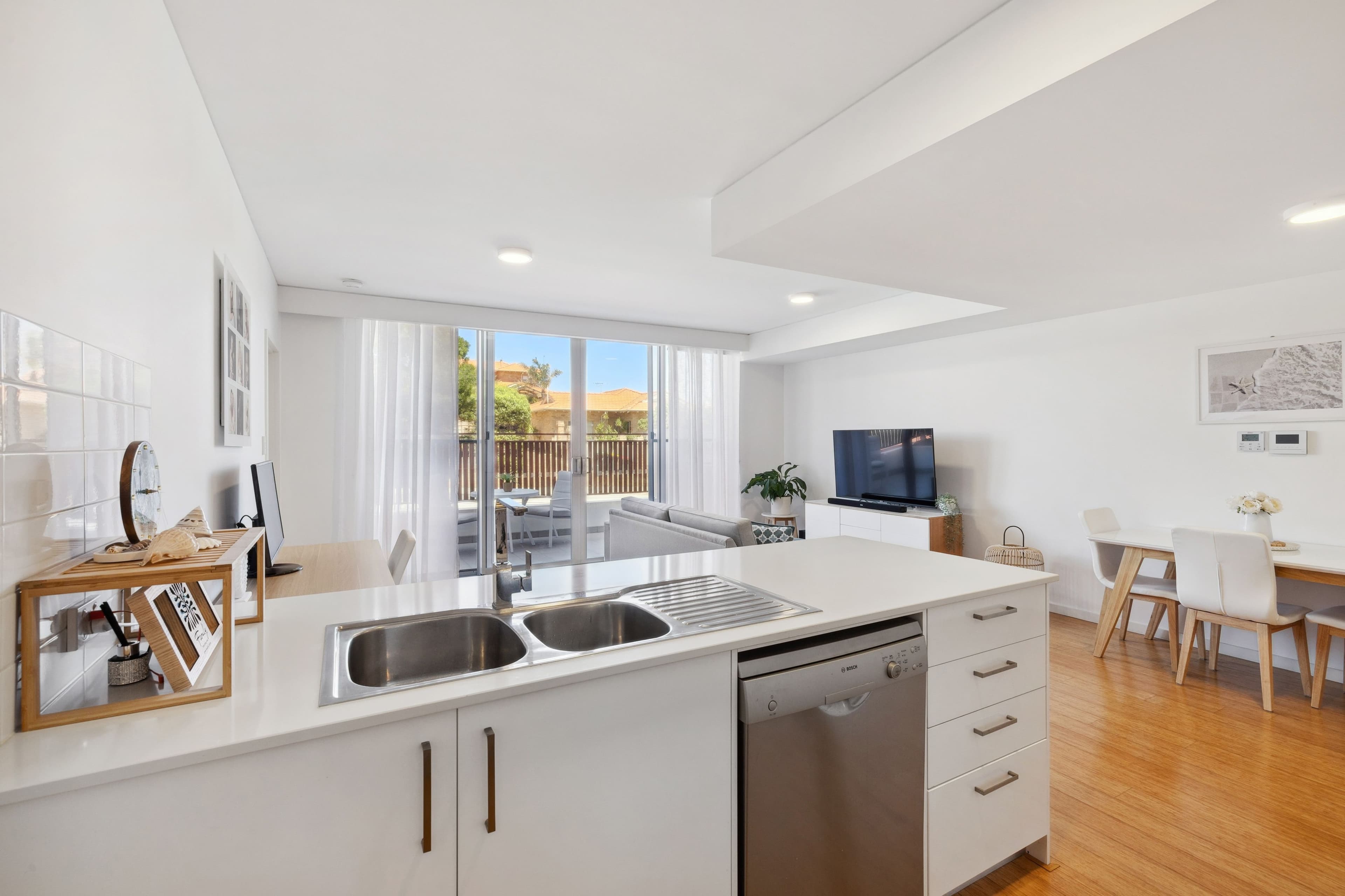 2/35 Hastings Street, Scarborough WA 6019, Scarborough - Thumbnail 4