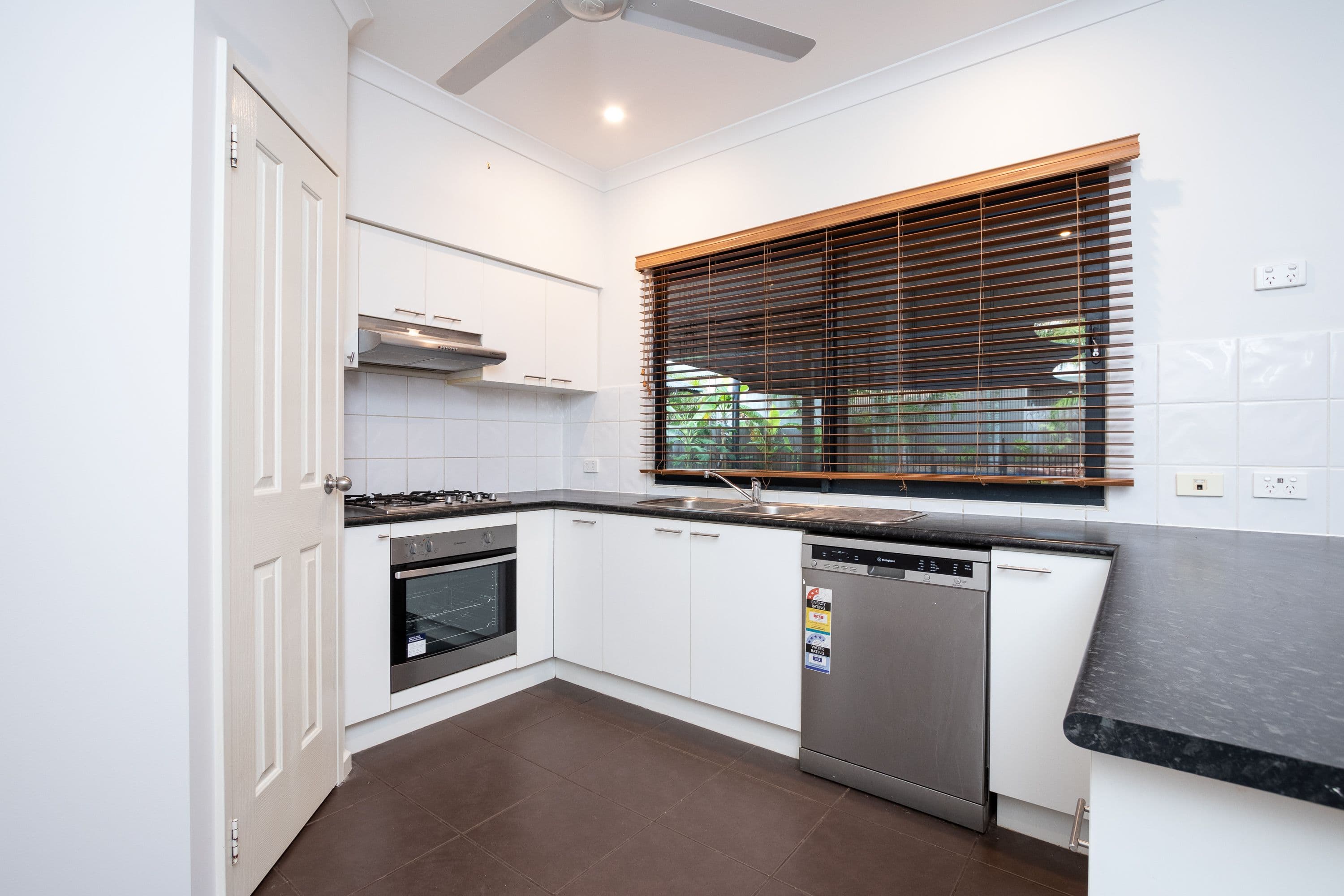 38 Spoonbill Avenue, Djugun WA 6725, Djugun - Thumbnail 8