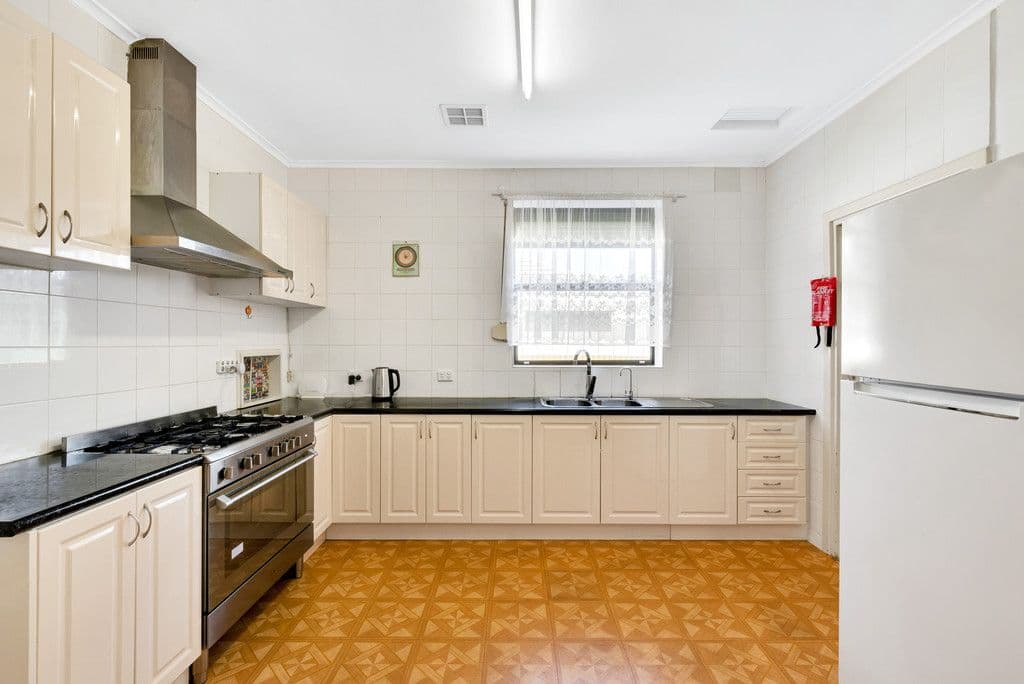 24 Fairfield Road, Elizabeth Grove SA 5112, Elizabeth Grove - Thumbnail 3
