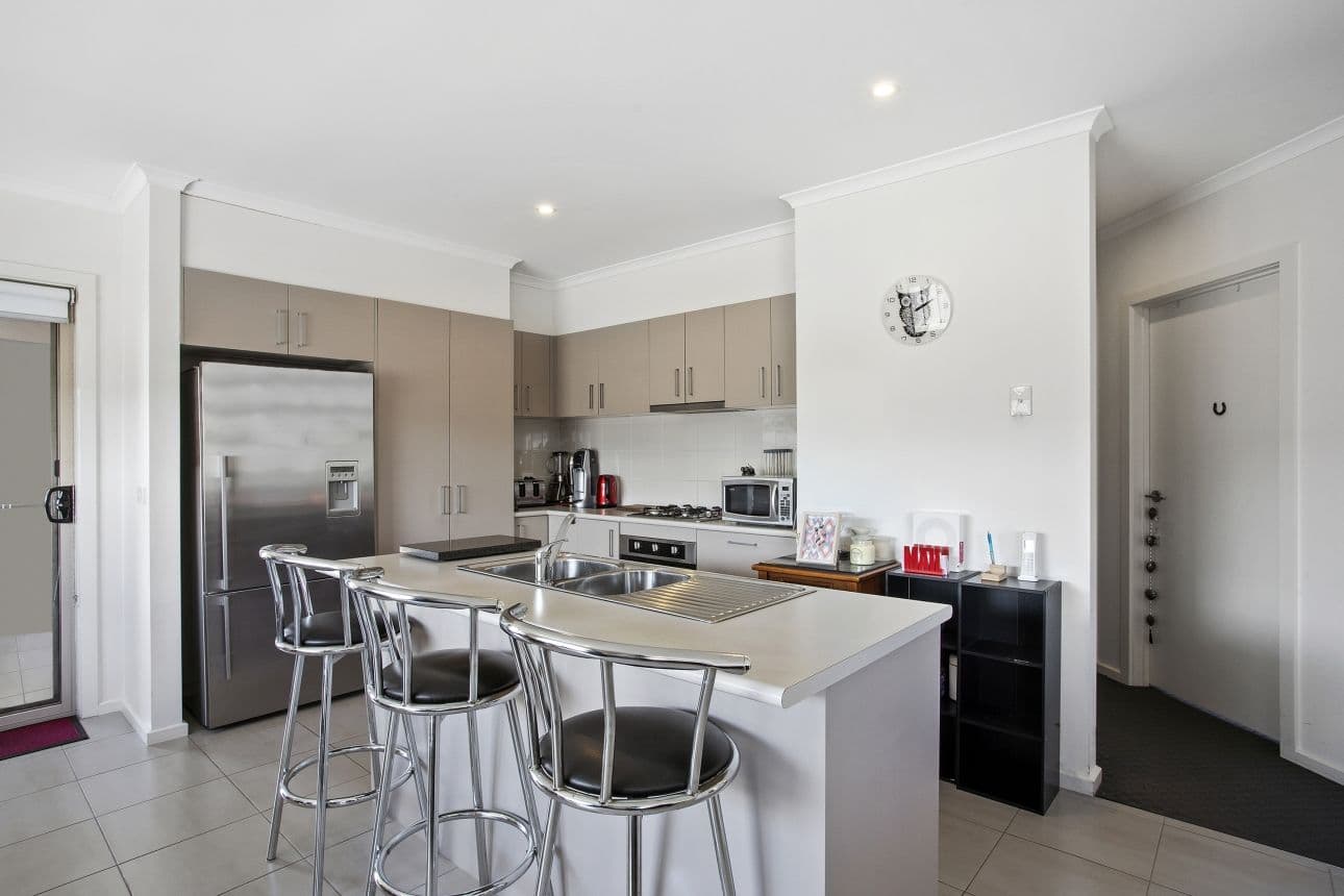 8 Mumm Street, Waurn Ponds VIC 3216, Waurn Ponds - Thumbnail 3