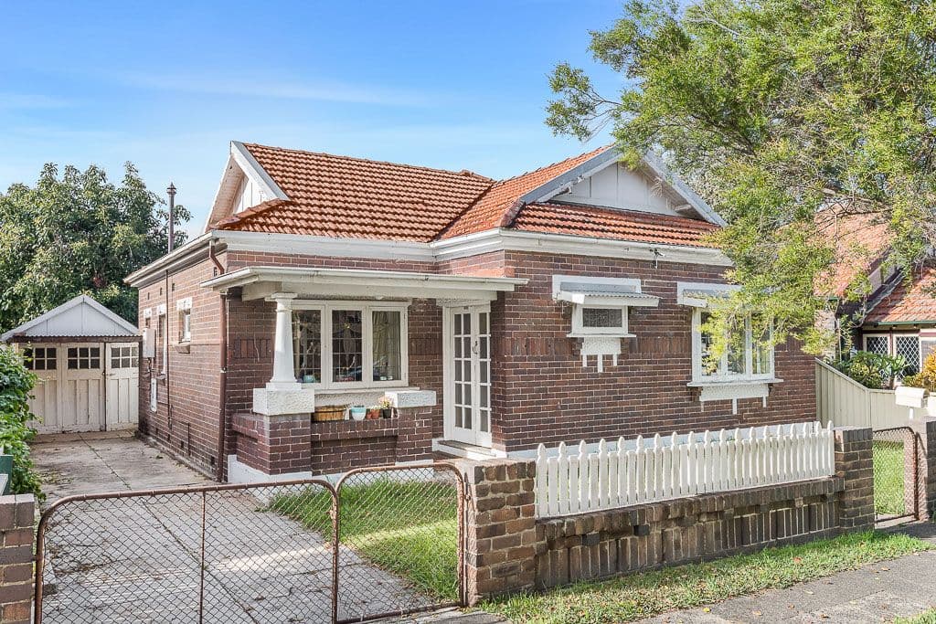 11 Jarvie Avenue, Petersham - Image 1