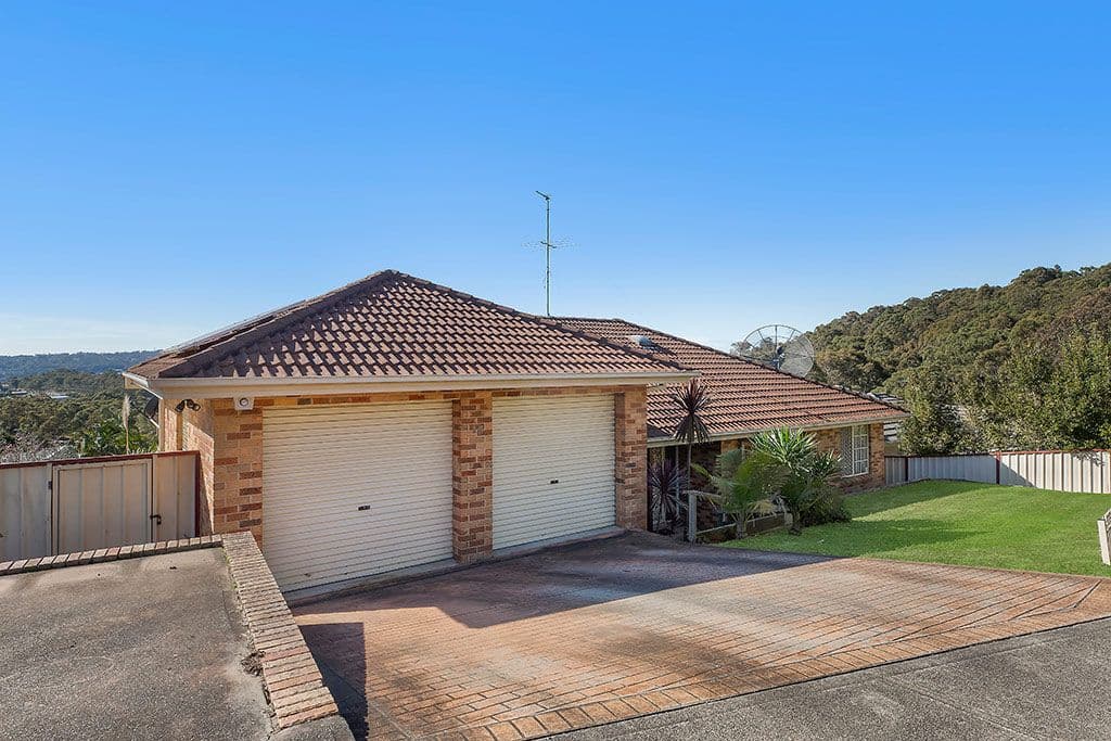 15 Hillview Crescent, Macquarie Hills NSW 2285, Macquarie Hills - Thumbnail 2