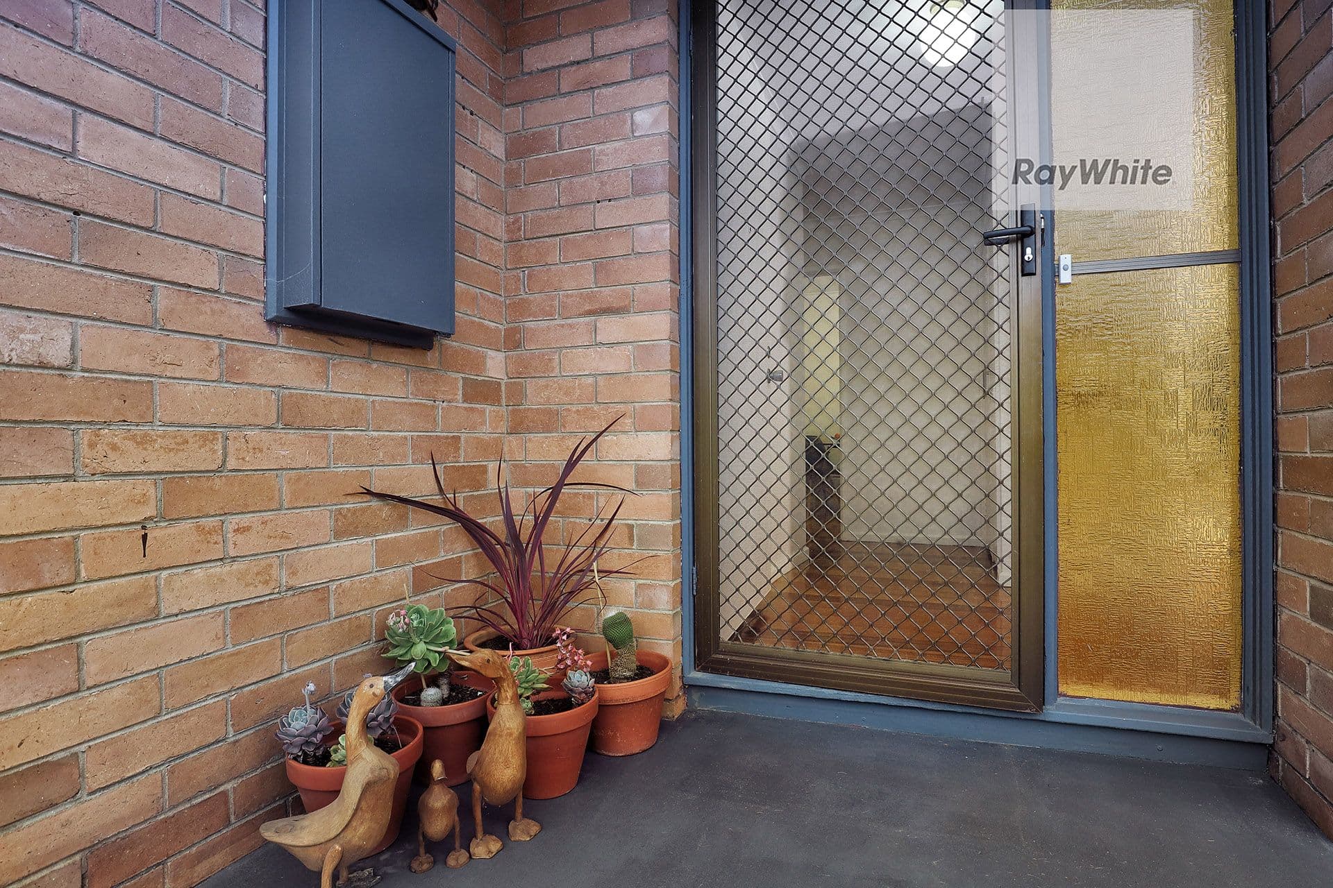 14 Katrina Drive, Gladstone Park VIC 3043, Gladstone Park - Thumbnail 3