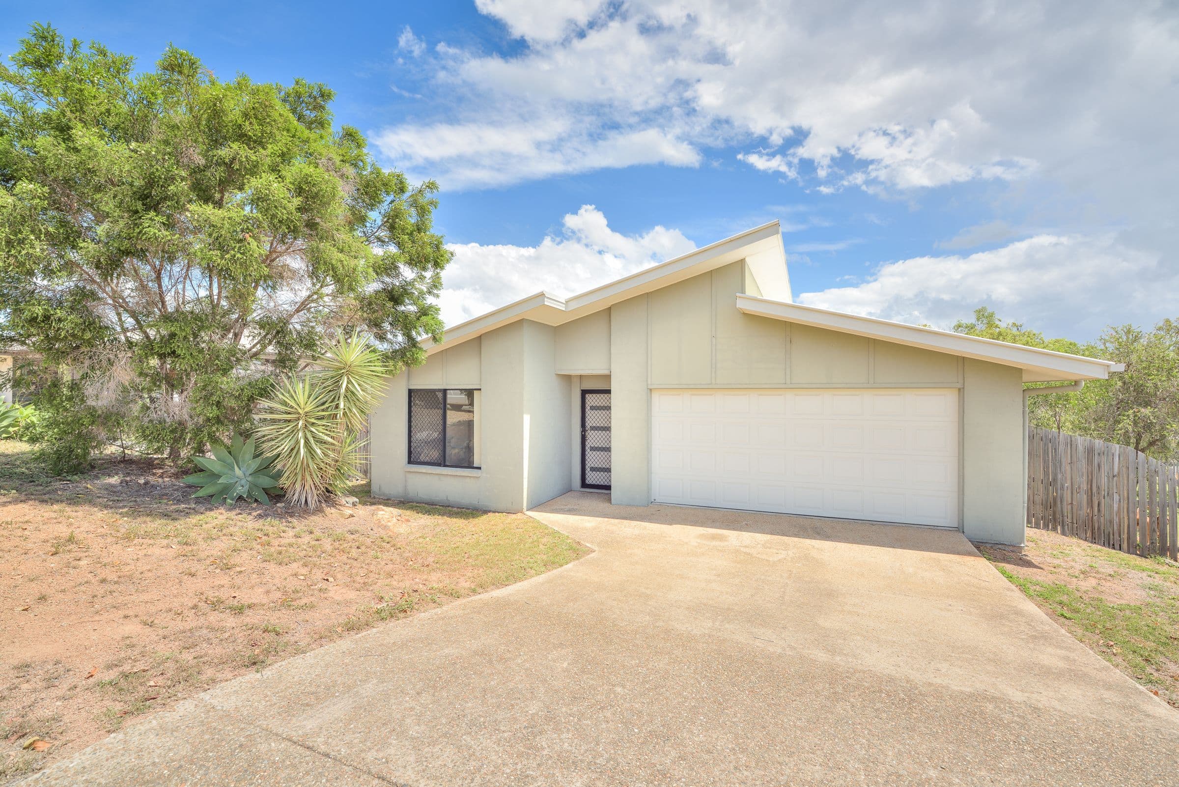 16 Stoneybrook Drive, Glen Eden QLD 4680, Glen Eden - Image 1