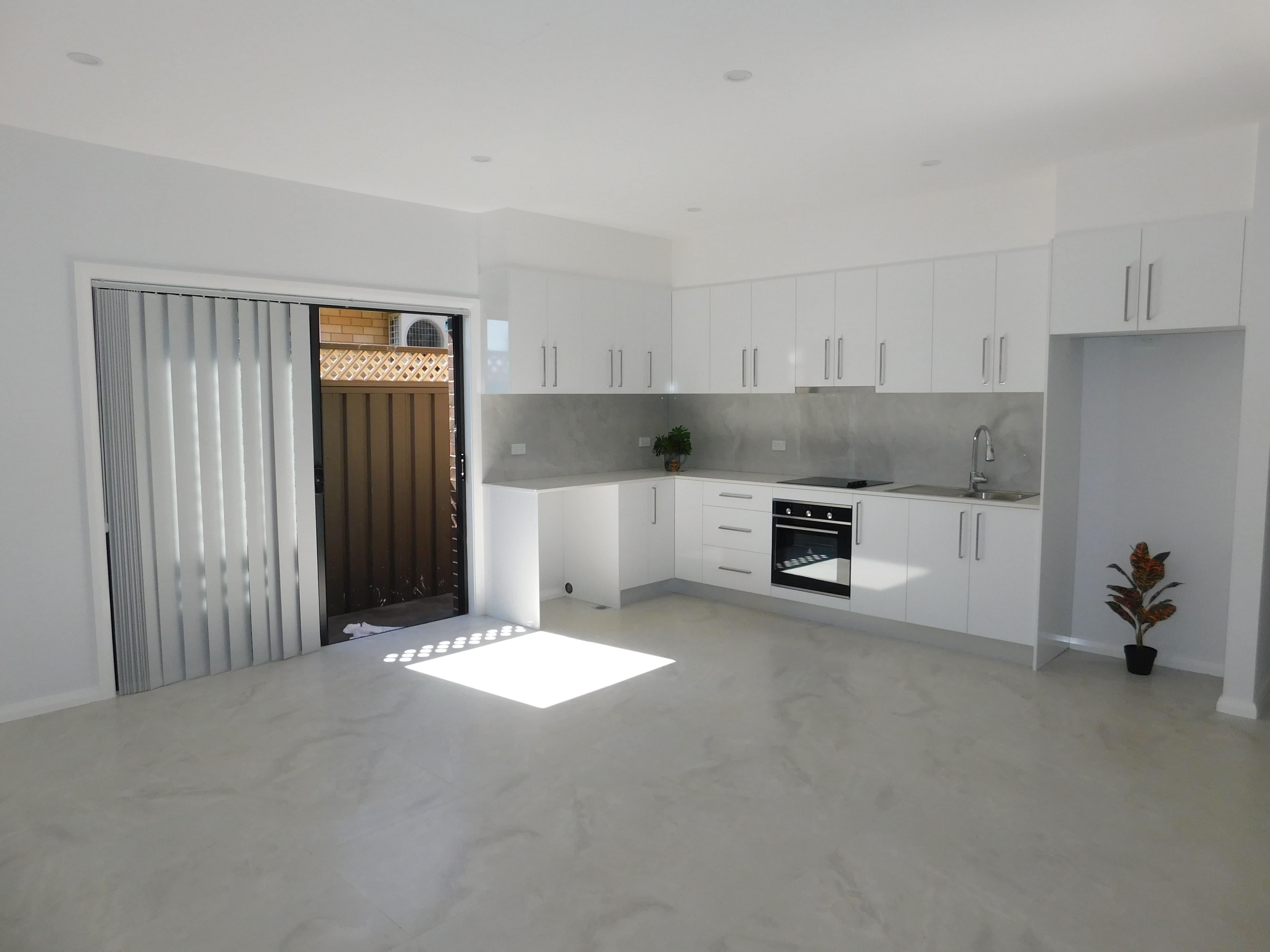 563 Smithfield Road, Greenfield Park NSW 2176, Greenfield Park - Thumbnail 2