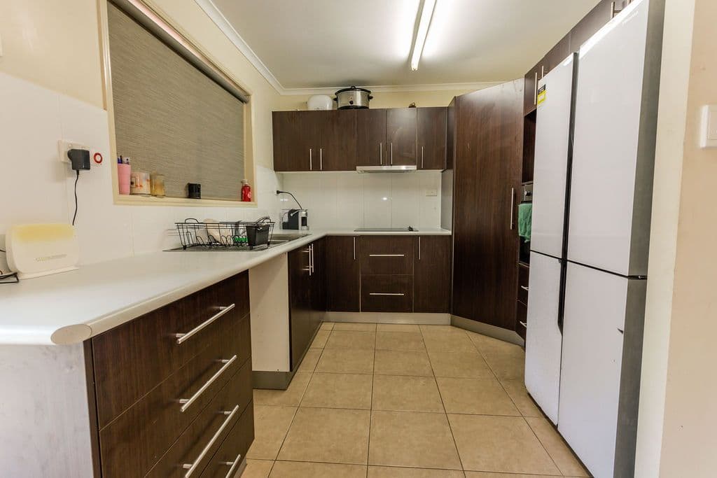 17 Dawn Crescent, Emerald QLD 4720, Emerald - Thumbnail 4