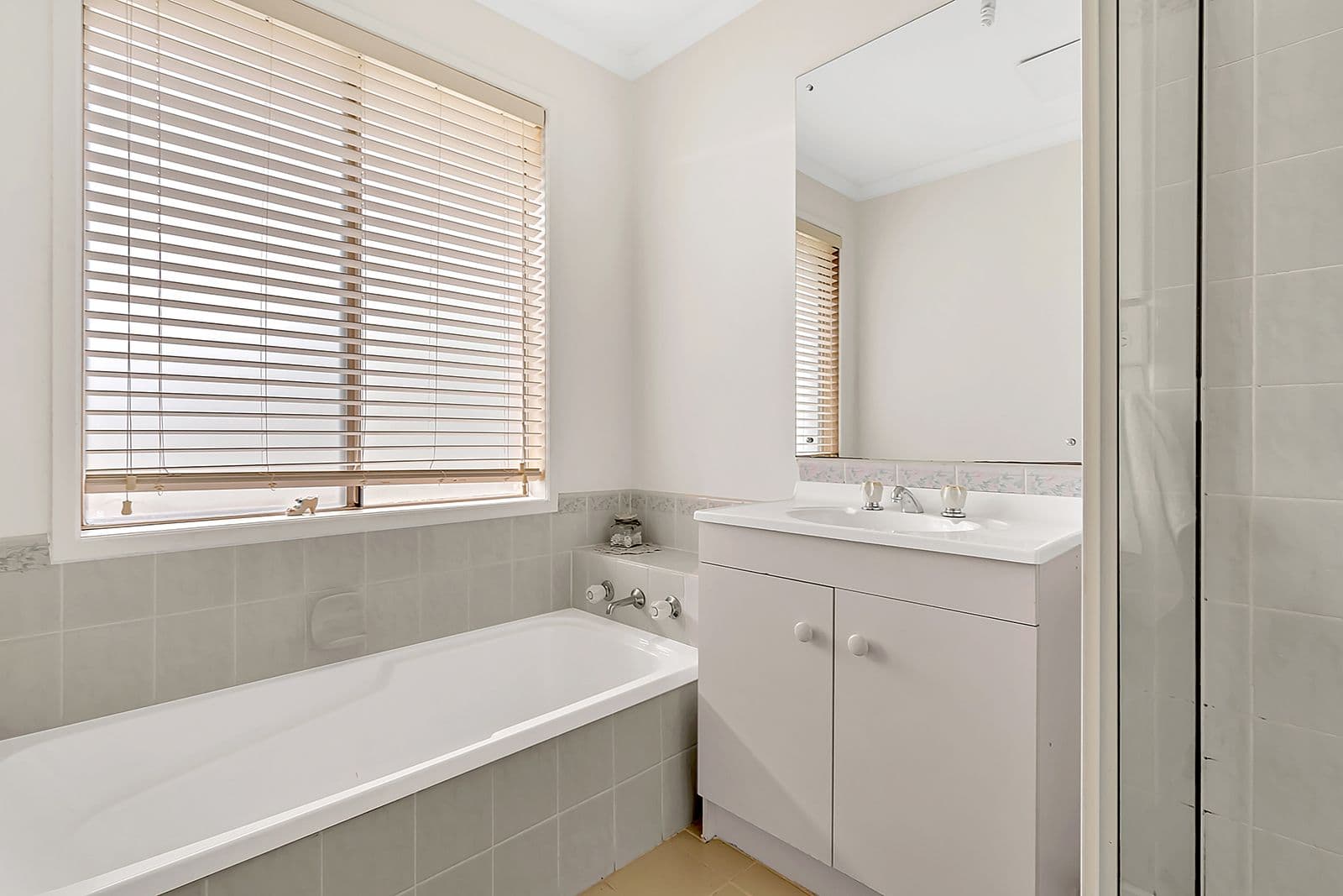 76 Banbury Crescent, Craigieburn VIC 3064, Craigieburn - Thumbnail 8