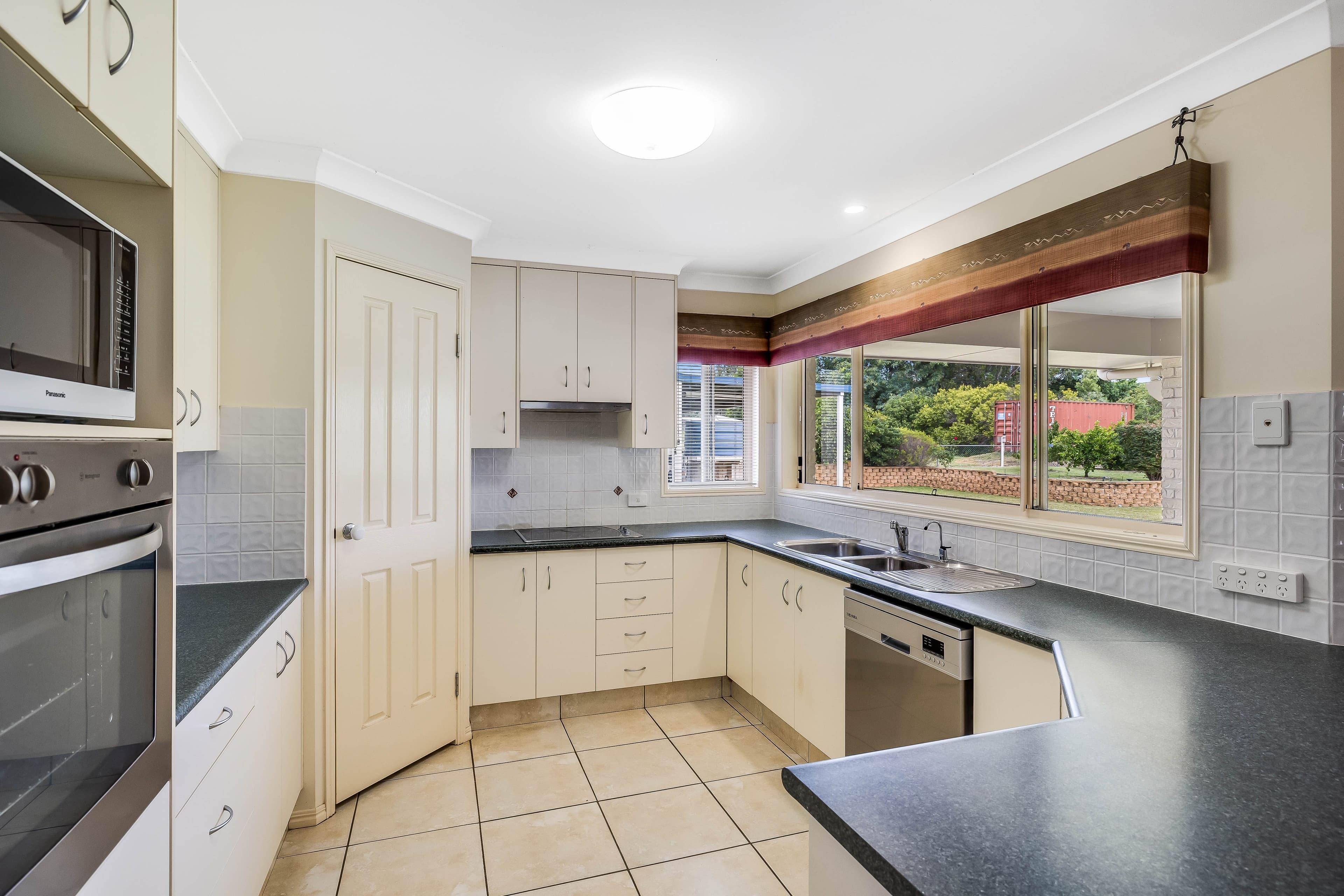 4 Grange Drive, Pittsworth QLD 4356, Pittsworth - Thumbnail 4