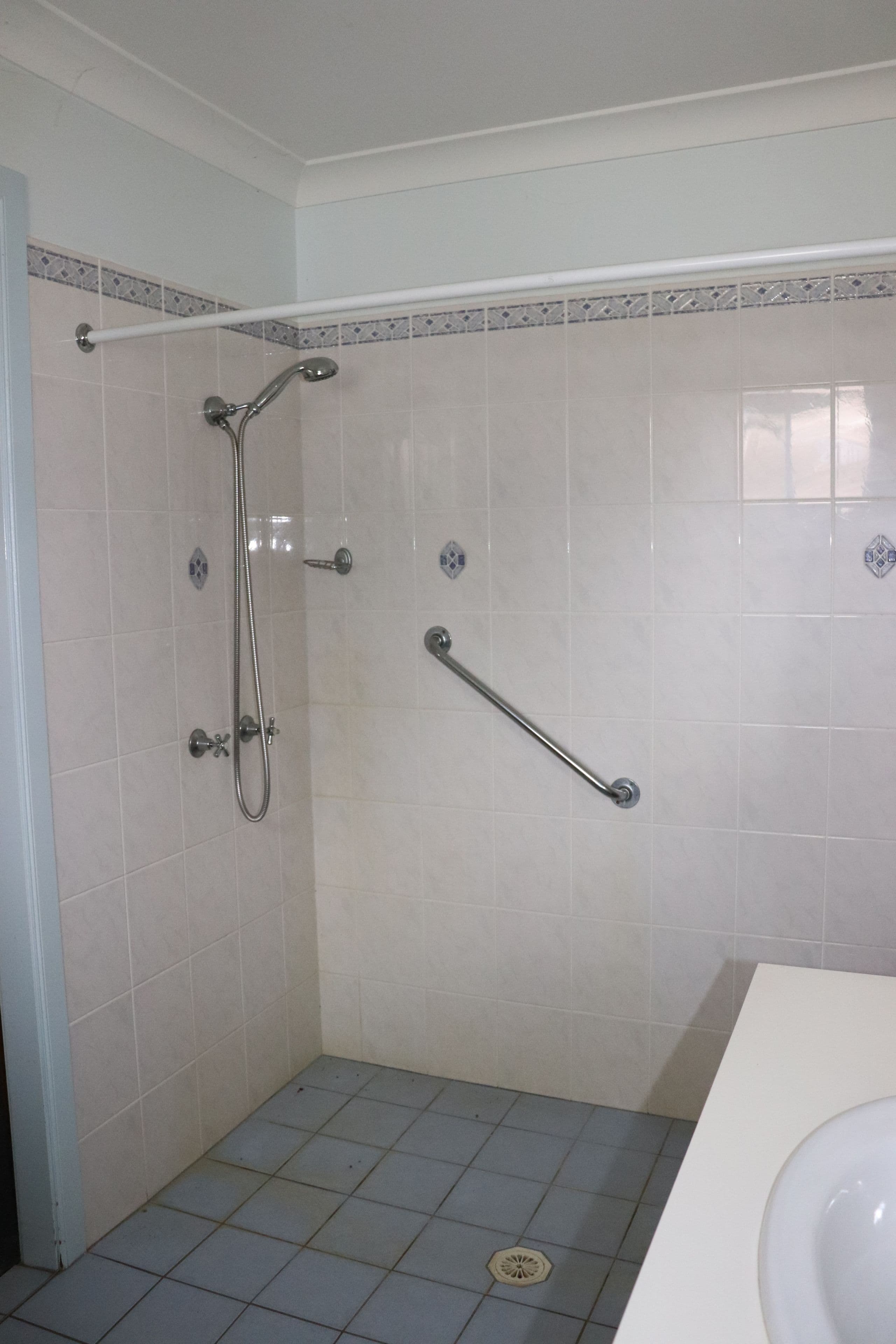 13 Coates Avenue, Glen Innes NSW 2370, Glen Innes - Thumbnail 4