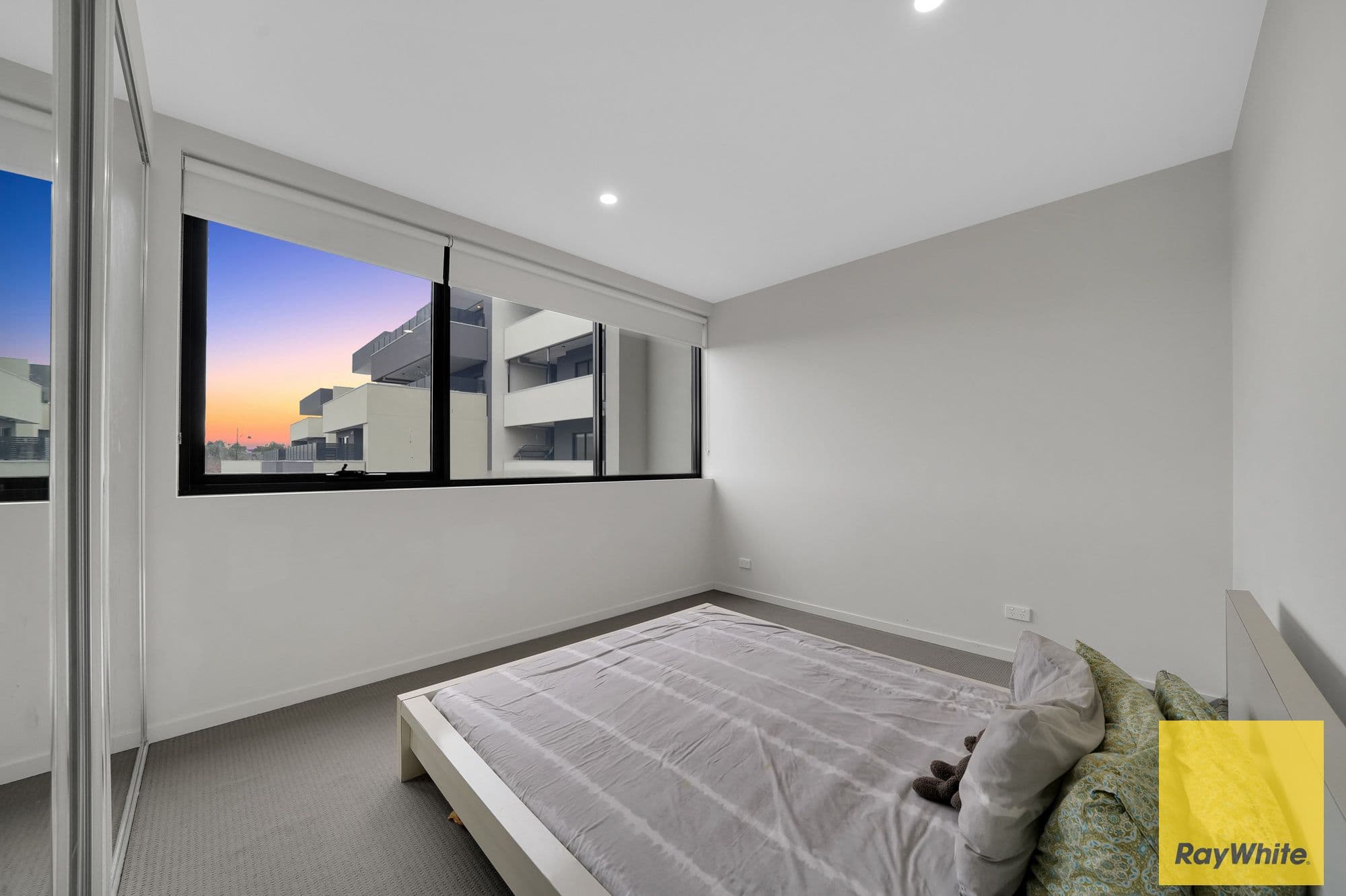 9 Commercial Road, Caroline Springs VIC 3023, Caroline Springs - Thumbnail 5