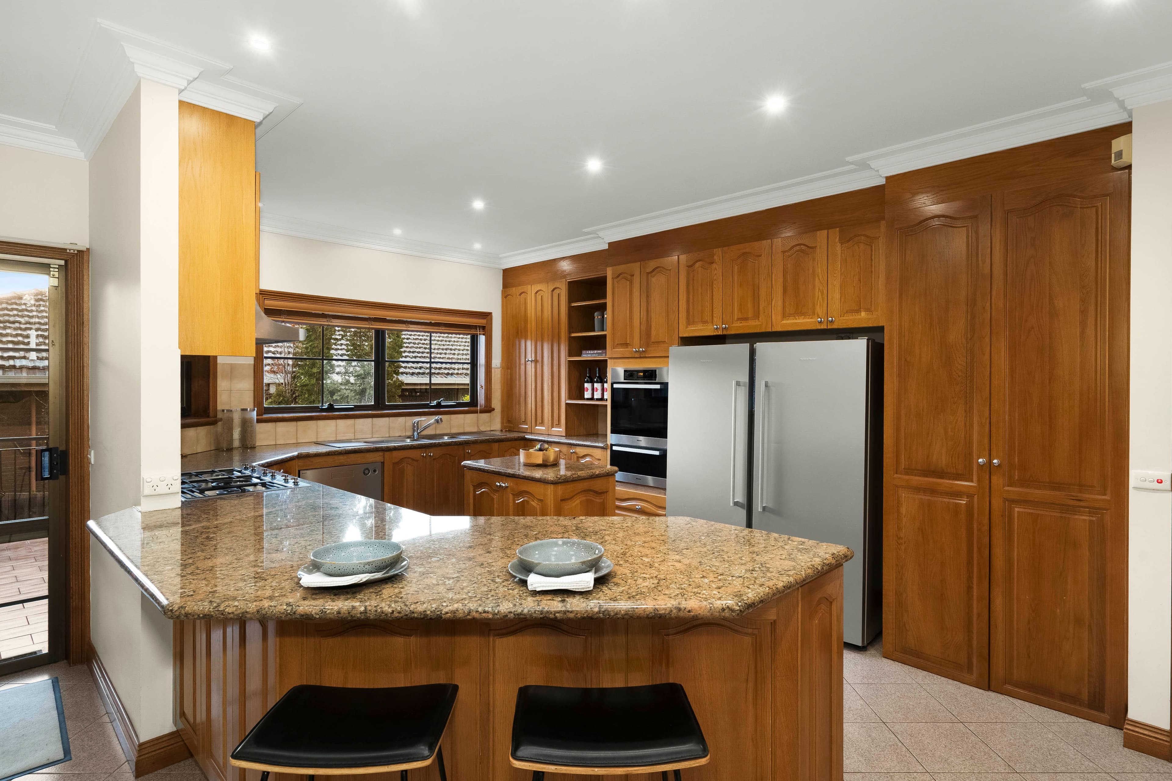 10 Glenview Court, Glen Waverley VIC 3150, Glen Waverley - Thumbnail 3