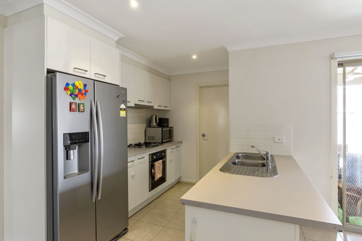 12 Plume Place, Point Cook VIC 3030, Point Cook - Thumbnail 3