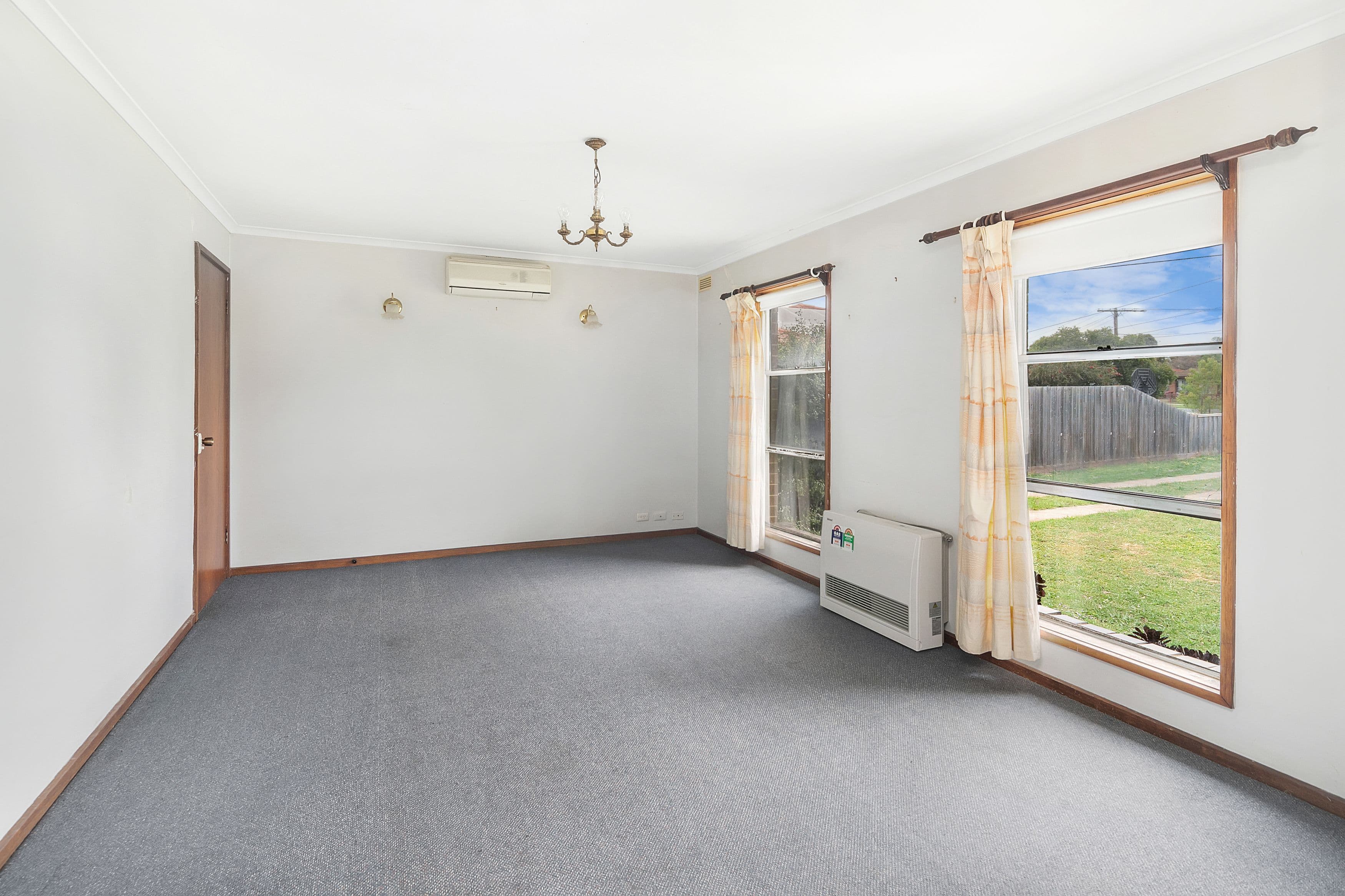 38 Erica Street, Wendouree VIC 3355, Wendouree - Thumbnail 2