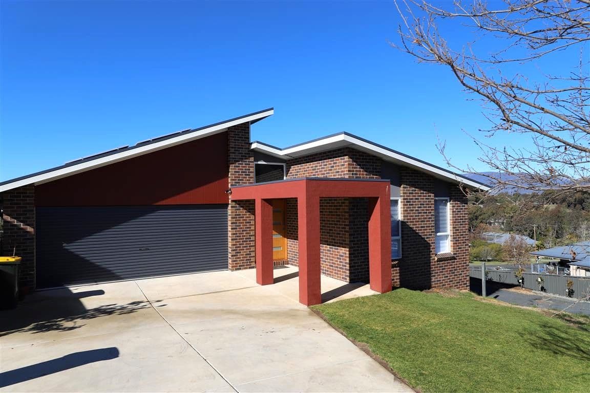10 Lindbeck Avenue, Tumut NSW 2720, Tumut - Thumbnail 2