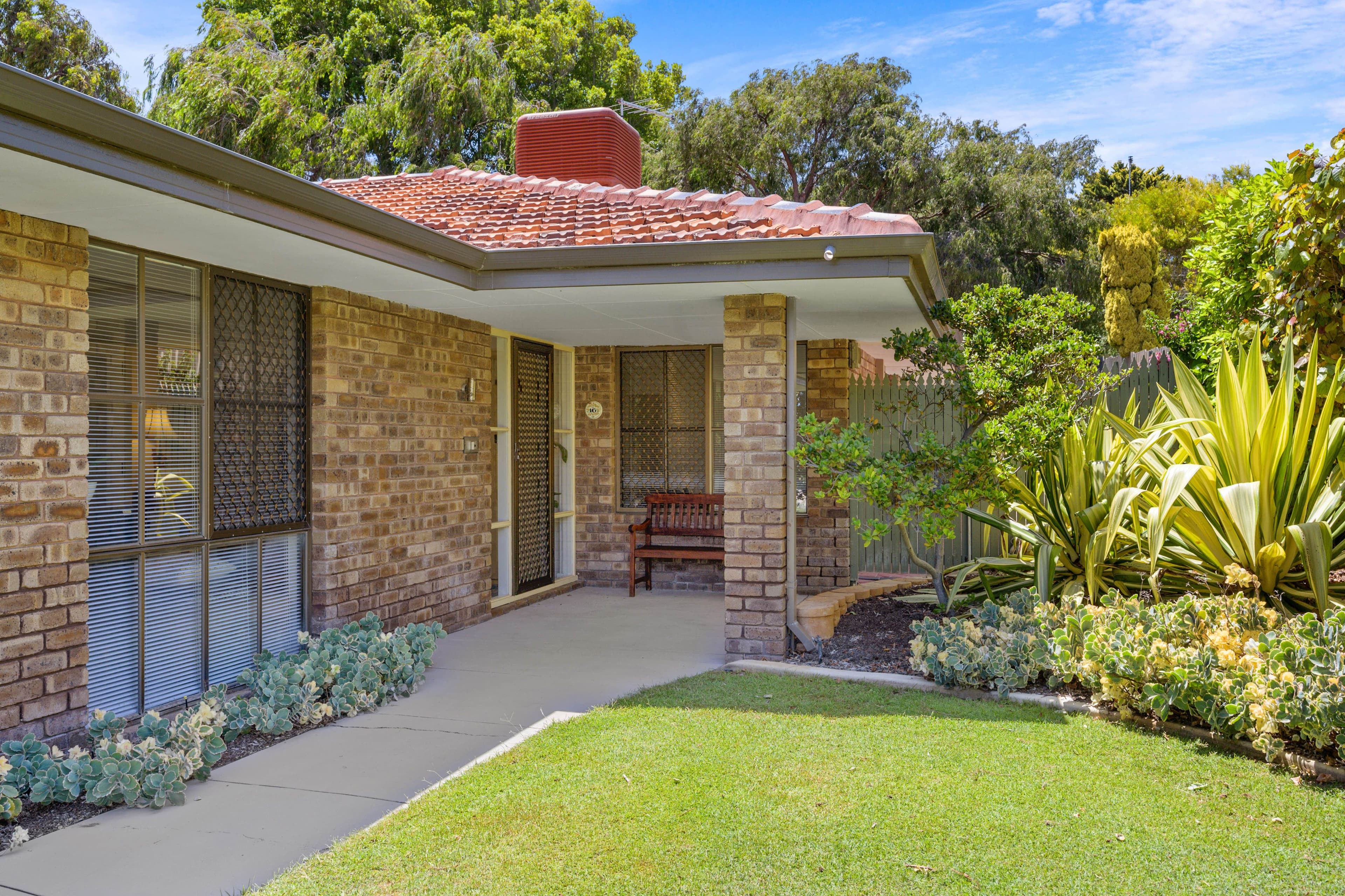 16 Henderson Drive, Kallaroo WA 6025, Kallaroo - Thumbnail 2