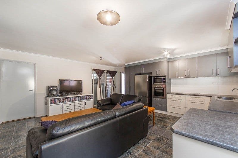 3 Coleman Court, Murrumba Downs QLD 4503, Murrumba Downs - Thumbnail 3