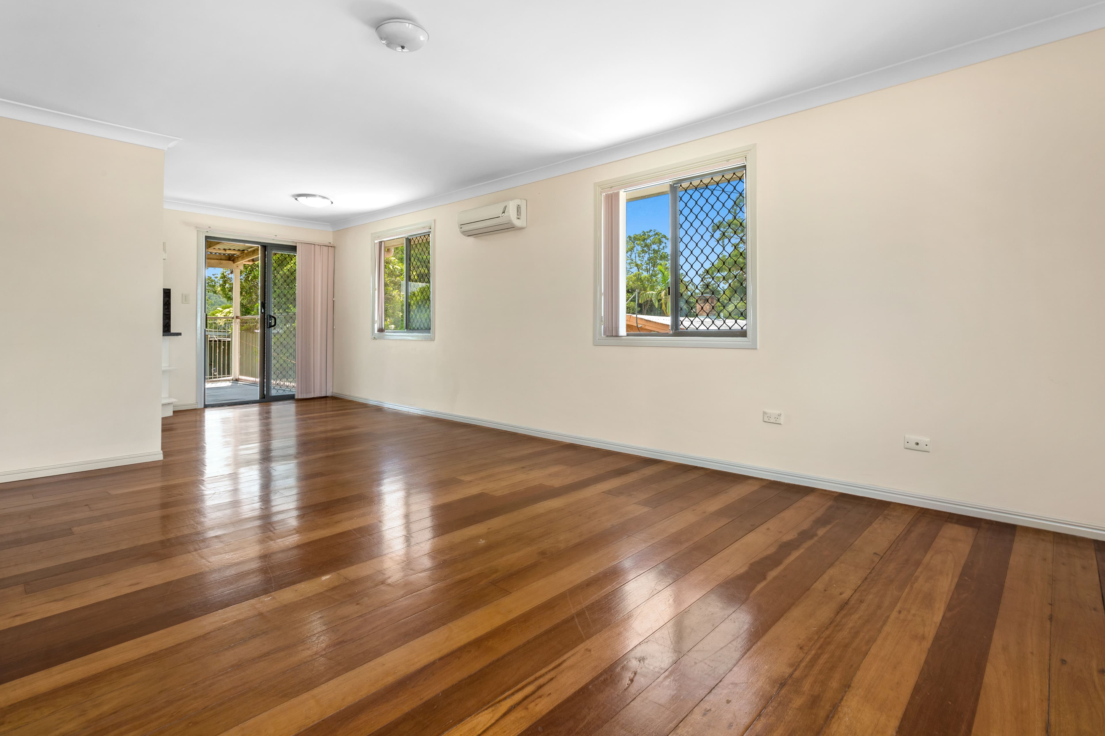 8 Shane Street, Shailer Park QLD 4128, Shailer Park - Thumbnail 2