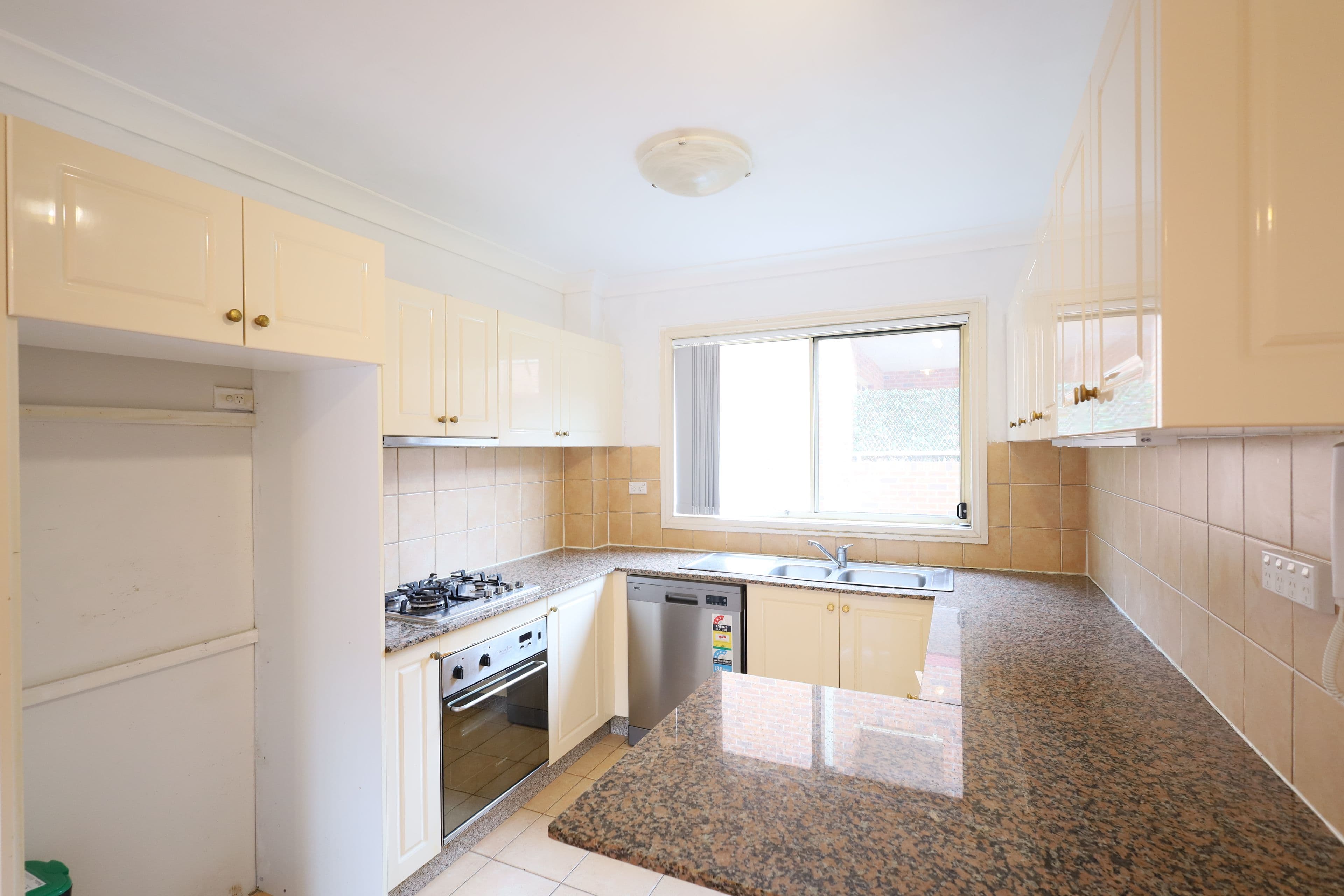 3/27 Albert Street, North Parramatta NSW 2151, North Parramatta - Thumbnail 2