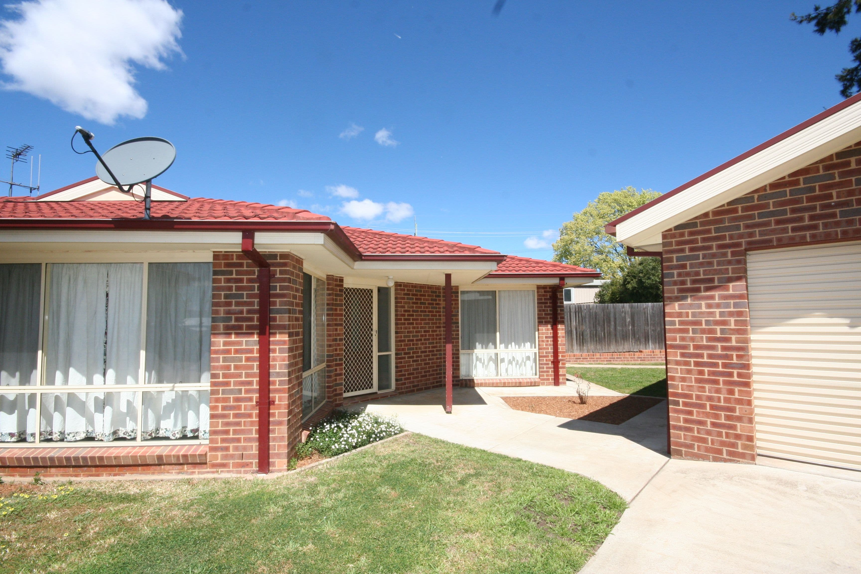 2/35 McIntosh Street, Queanbeyan NSW 2620, Queanbeyan - Thumbnail 2