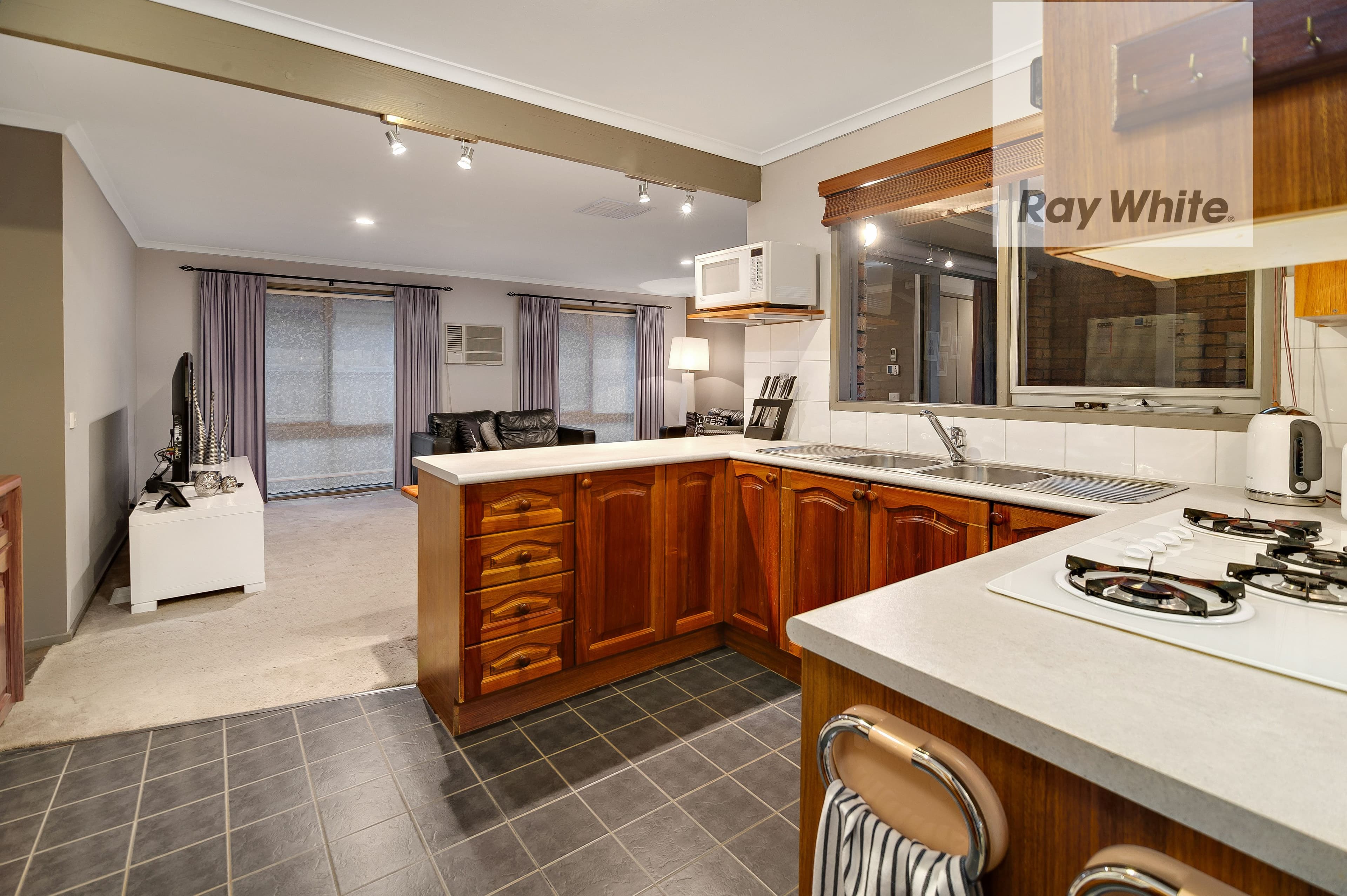 17 Grevillia Drive, Mill Park VIC 3082, Mill Park - Thumbnail 5