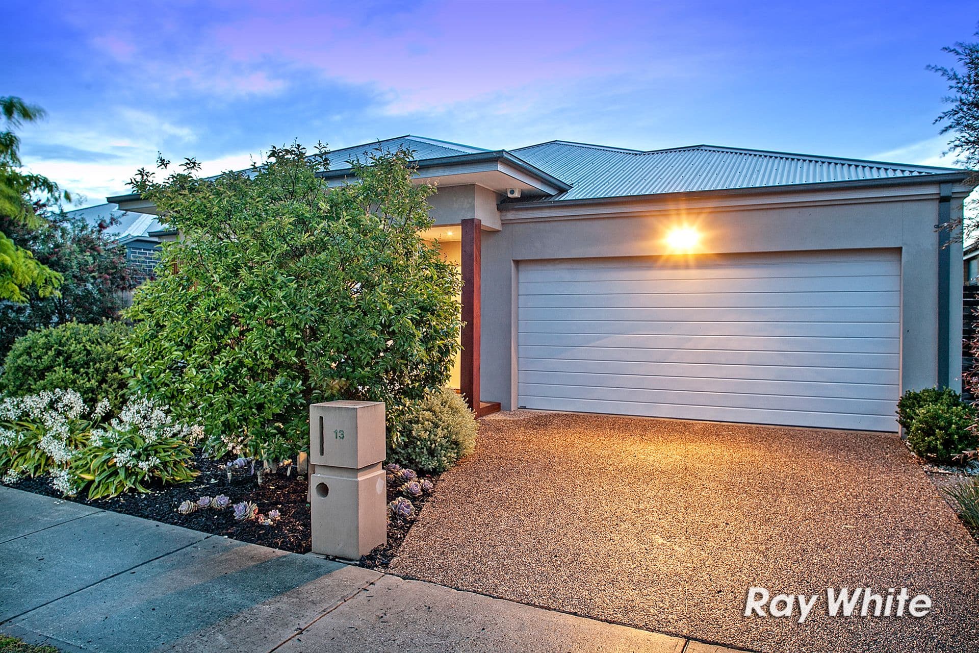 13 Crepe Avenue, Cranbourne West VIC 3977, Cranbourne West - Thumbnail 3