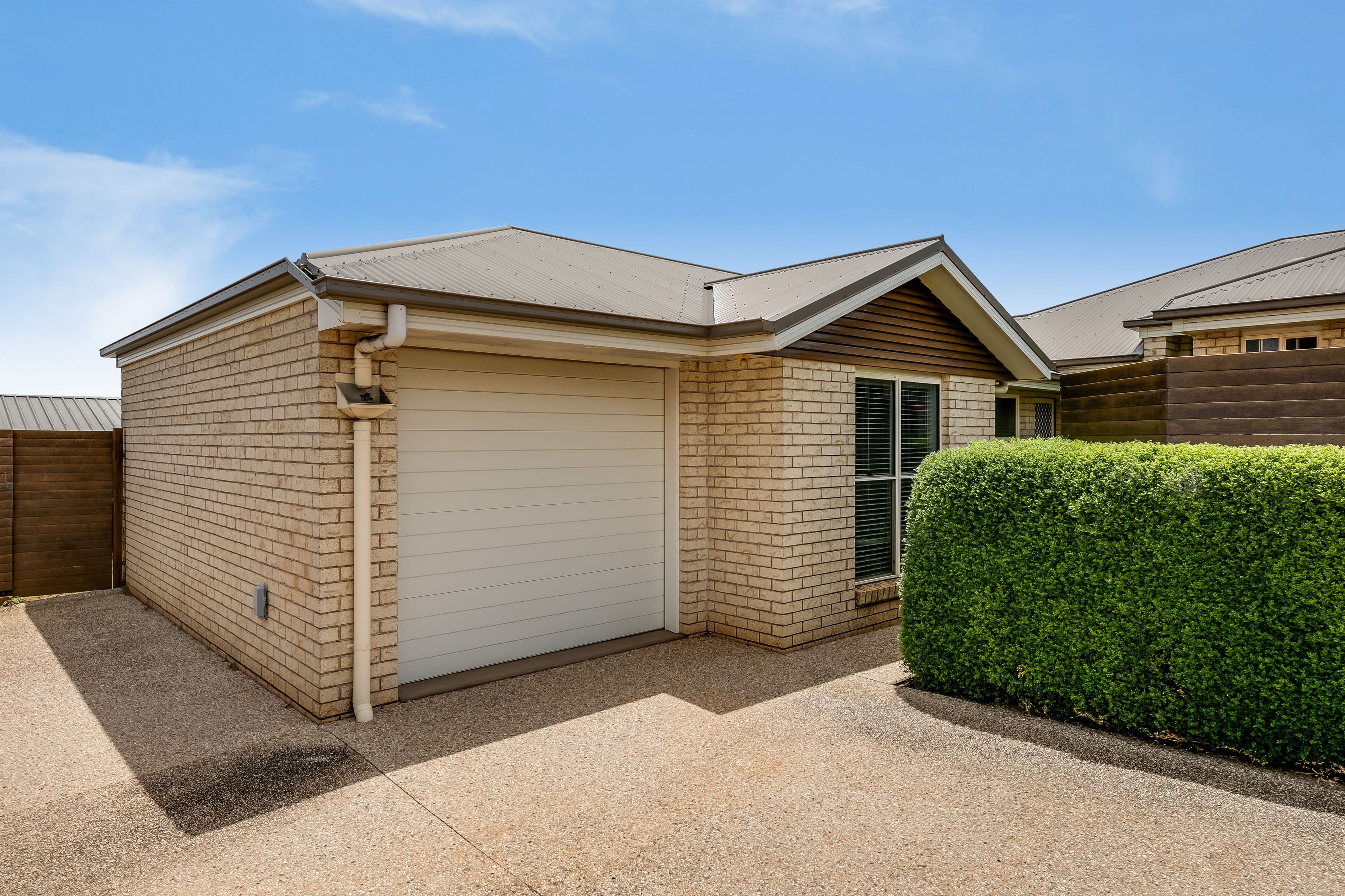 27 Highgrove Drive, Highfields QLD 4352, Highfields - Thumbnail 2
