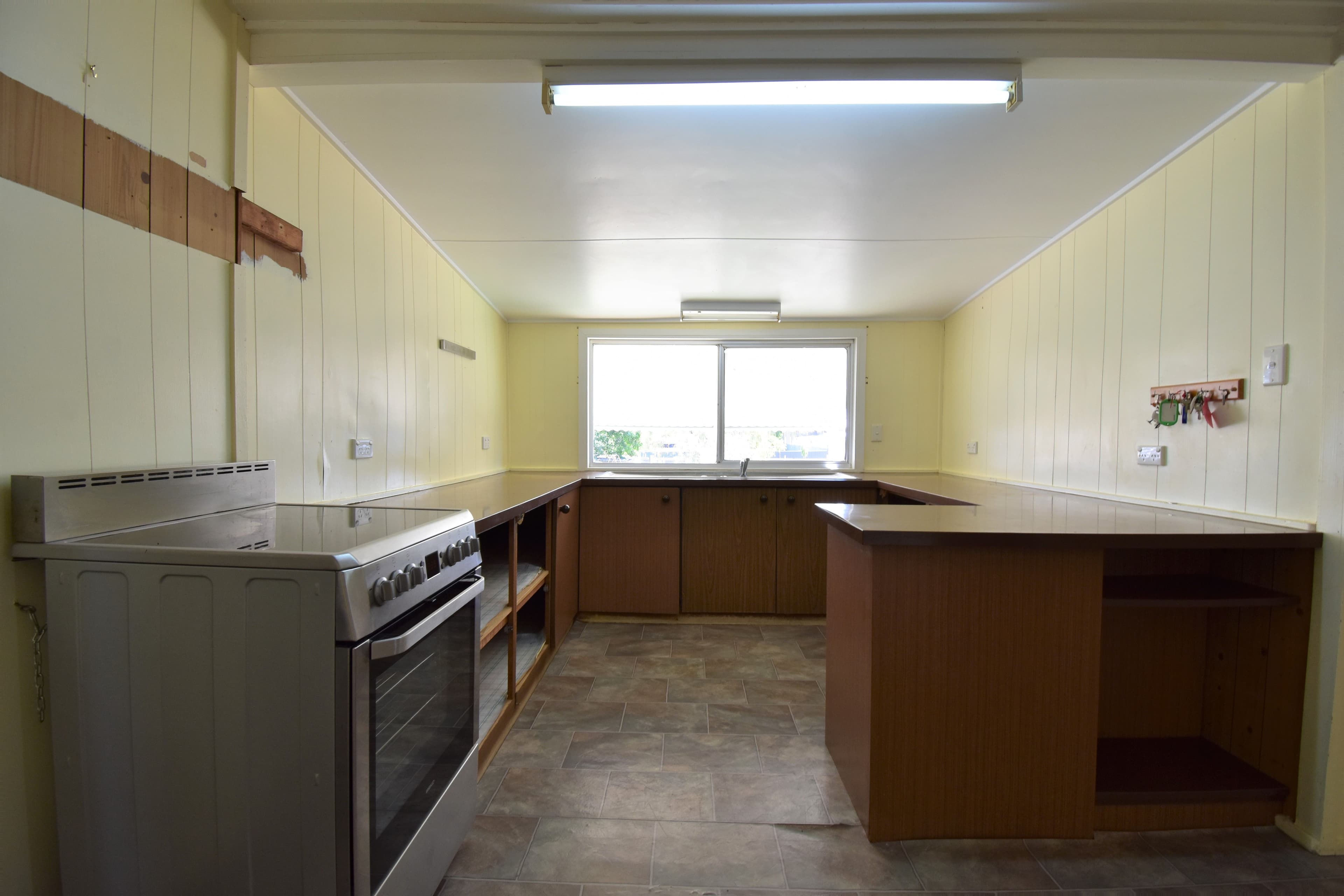 169 Kingfisher Street, Longreach QLD 4730, Longreach - Thumbnail 4