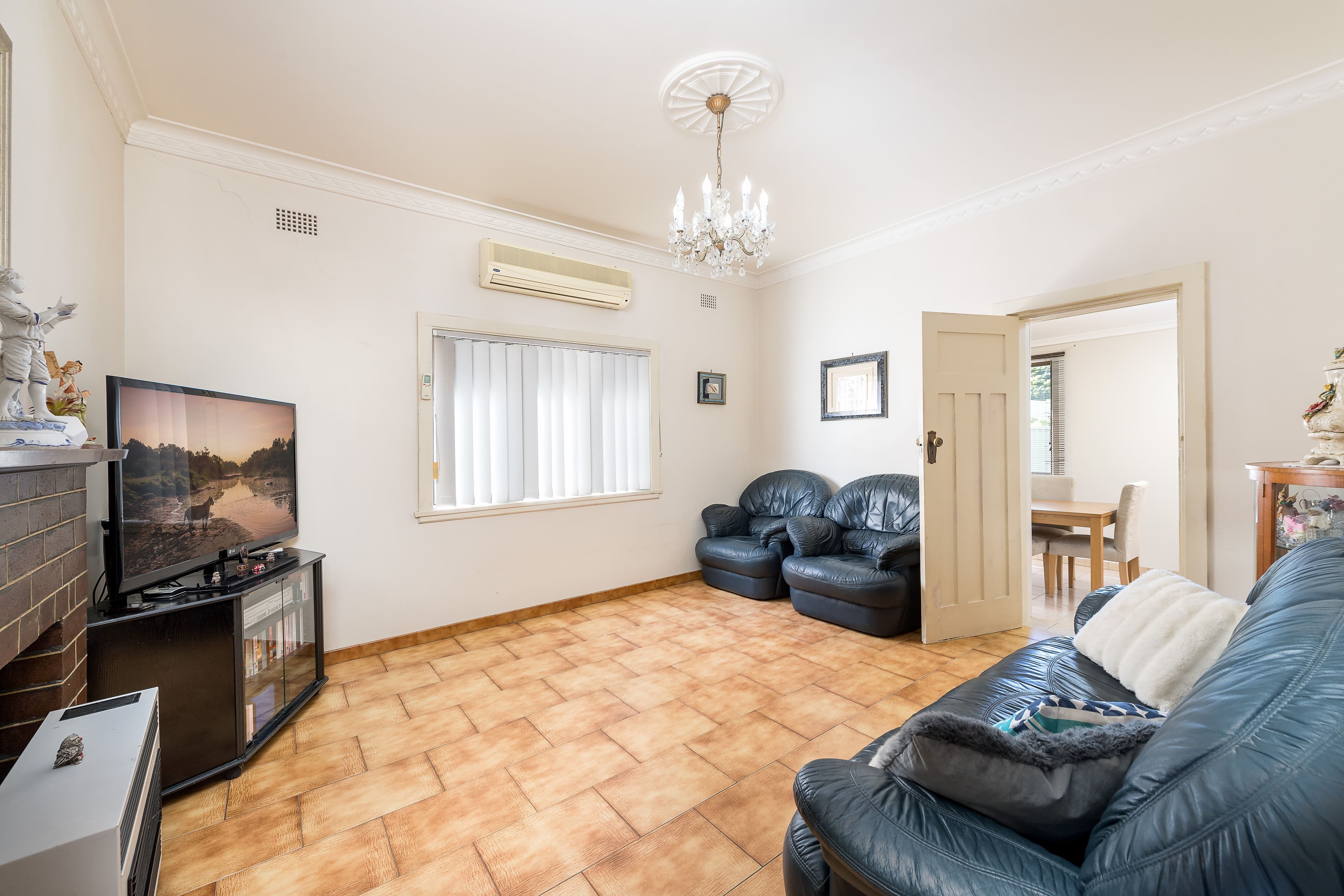 6 Windsor Avenue, Croydon Park - Thumbnail 2
