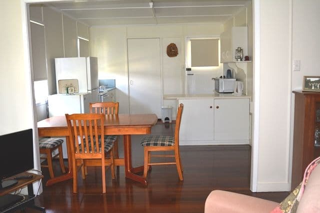 16 Walter Street, Blackall QLD 4472, Blackall - Thumbnail 2