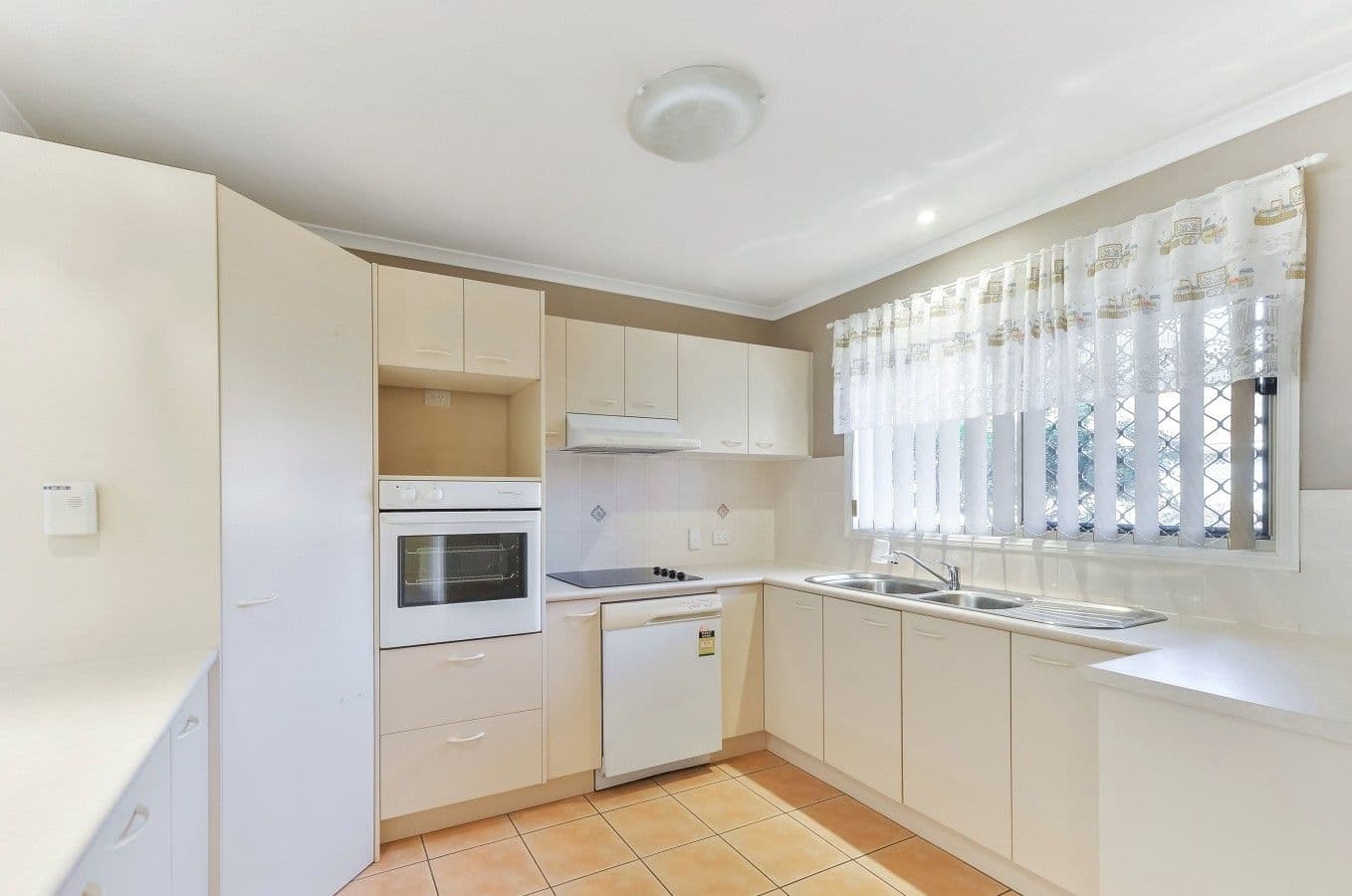 7 Coolgarra Avenue, Bongaree QLD 4507, Bongaree - Thumbnail 3